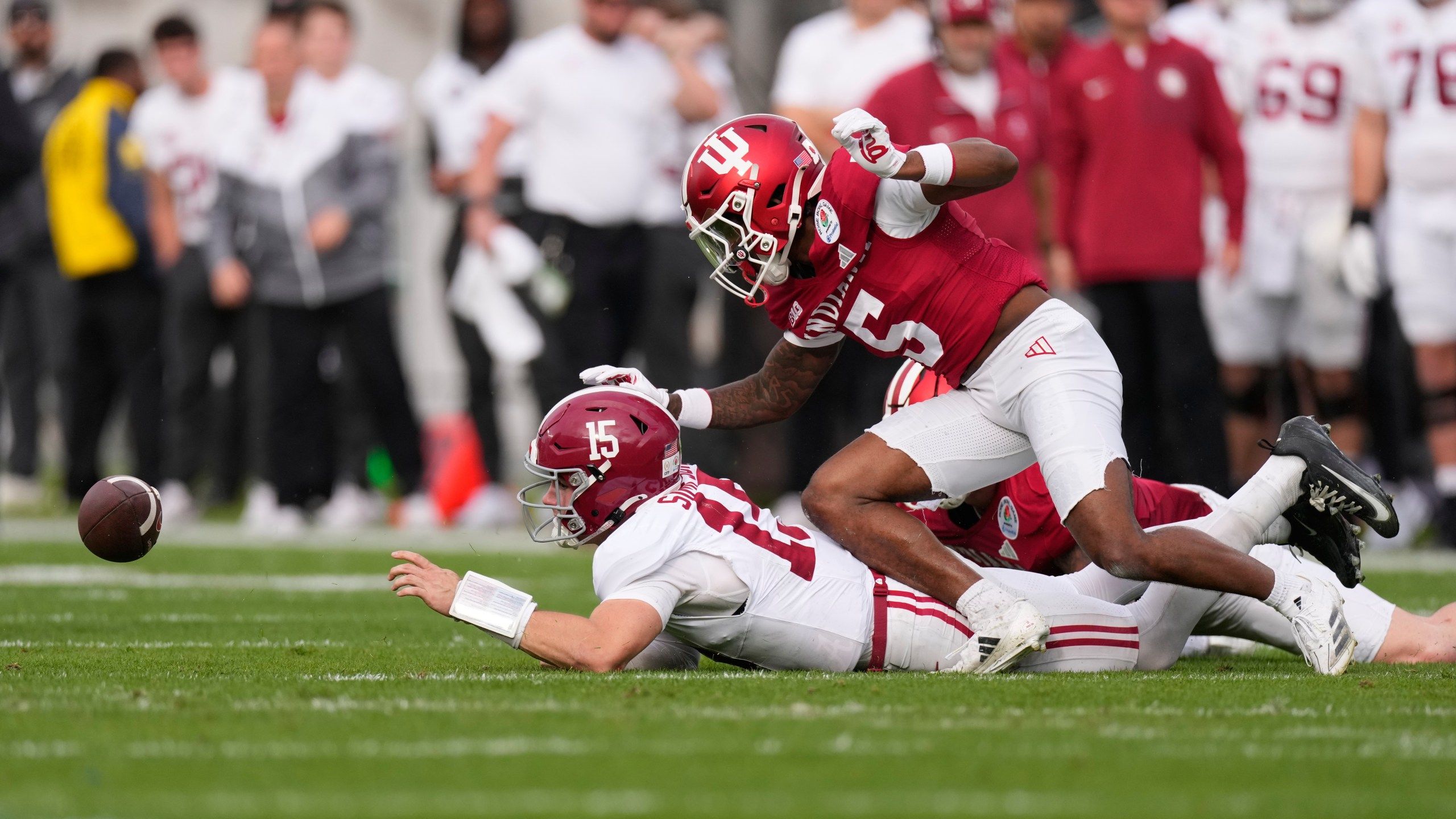 2560x1440 Alabama QB Ty Simpson says a cracked rib sidelined him in 2nd half of blowout Rose Bowl loss