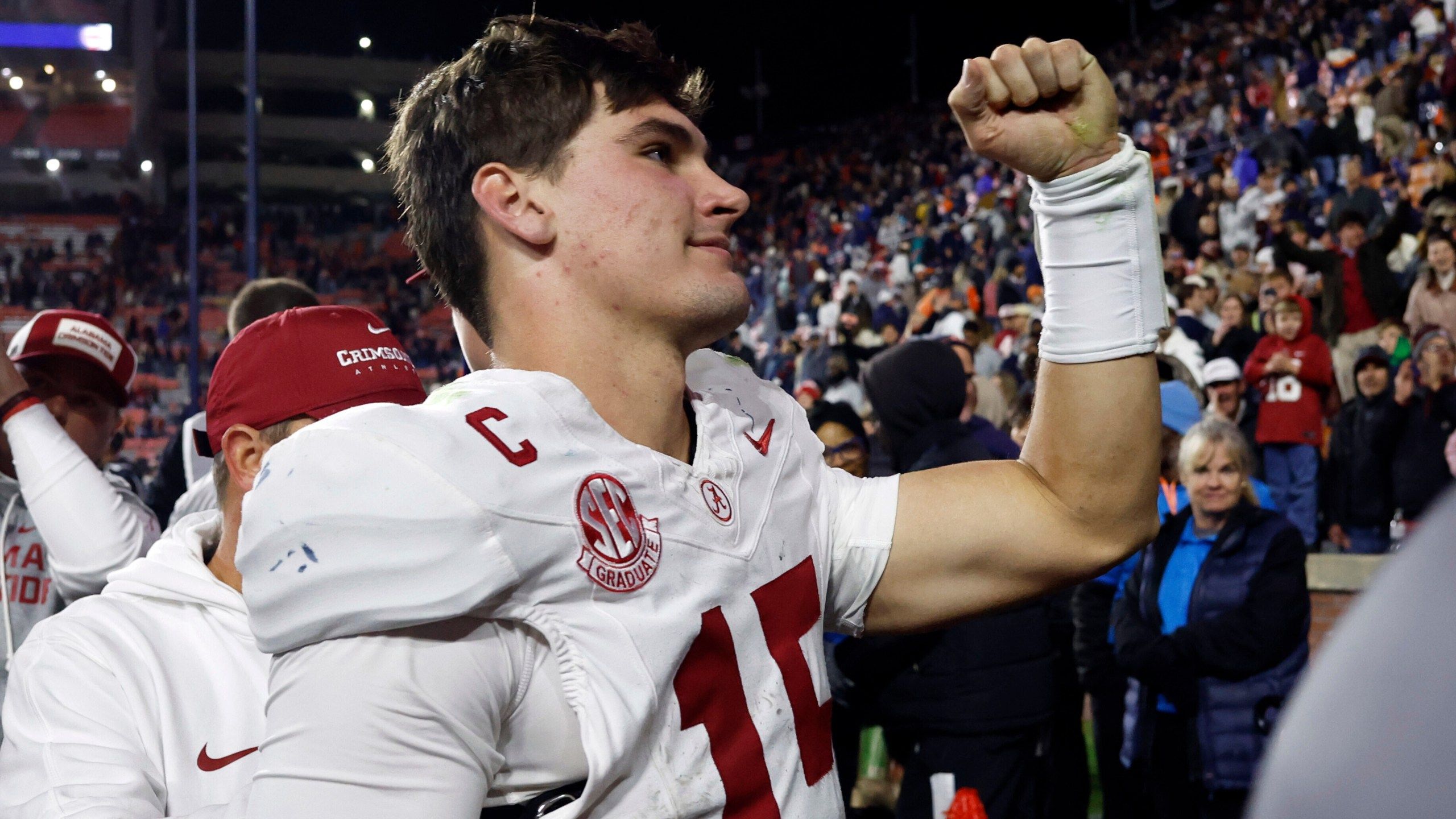 2560x1440 Alabama quarterback Ty Simpson turning pro