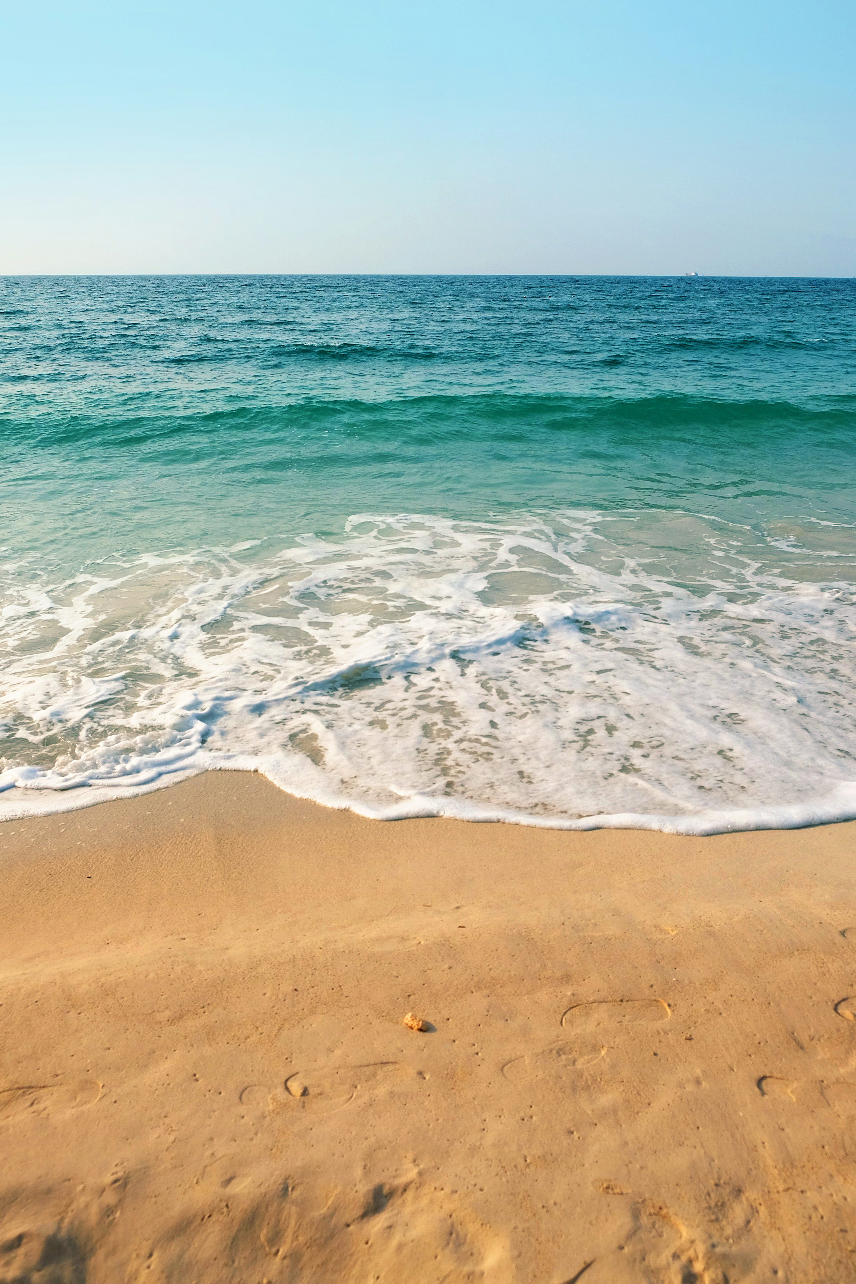 3000x4500 Seashore Picture [HD]. Download Free Image