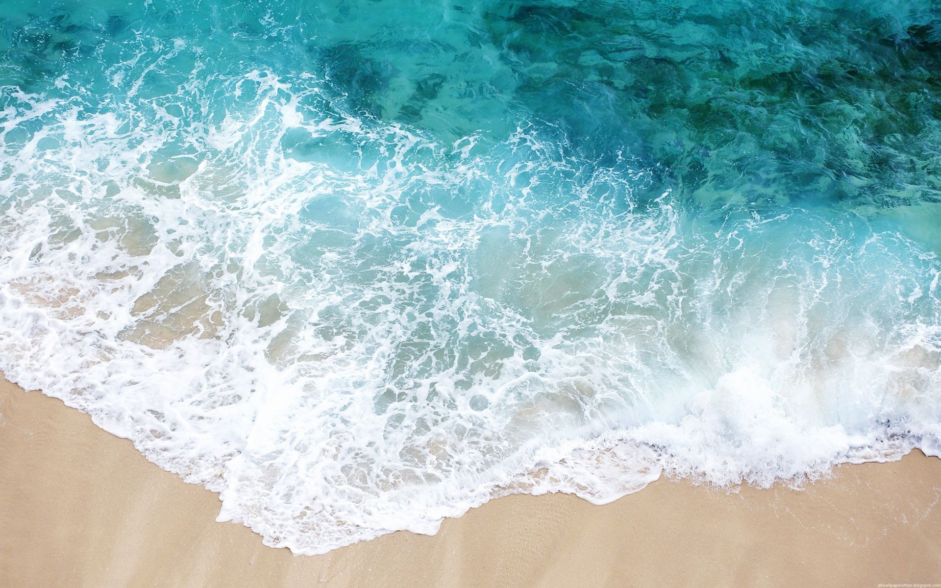 1920x1200 Serene Beach Waves