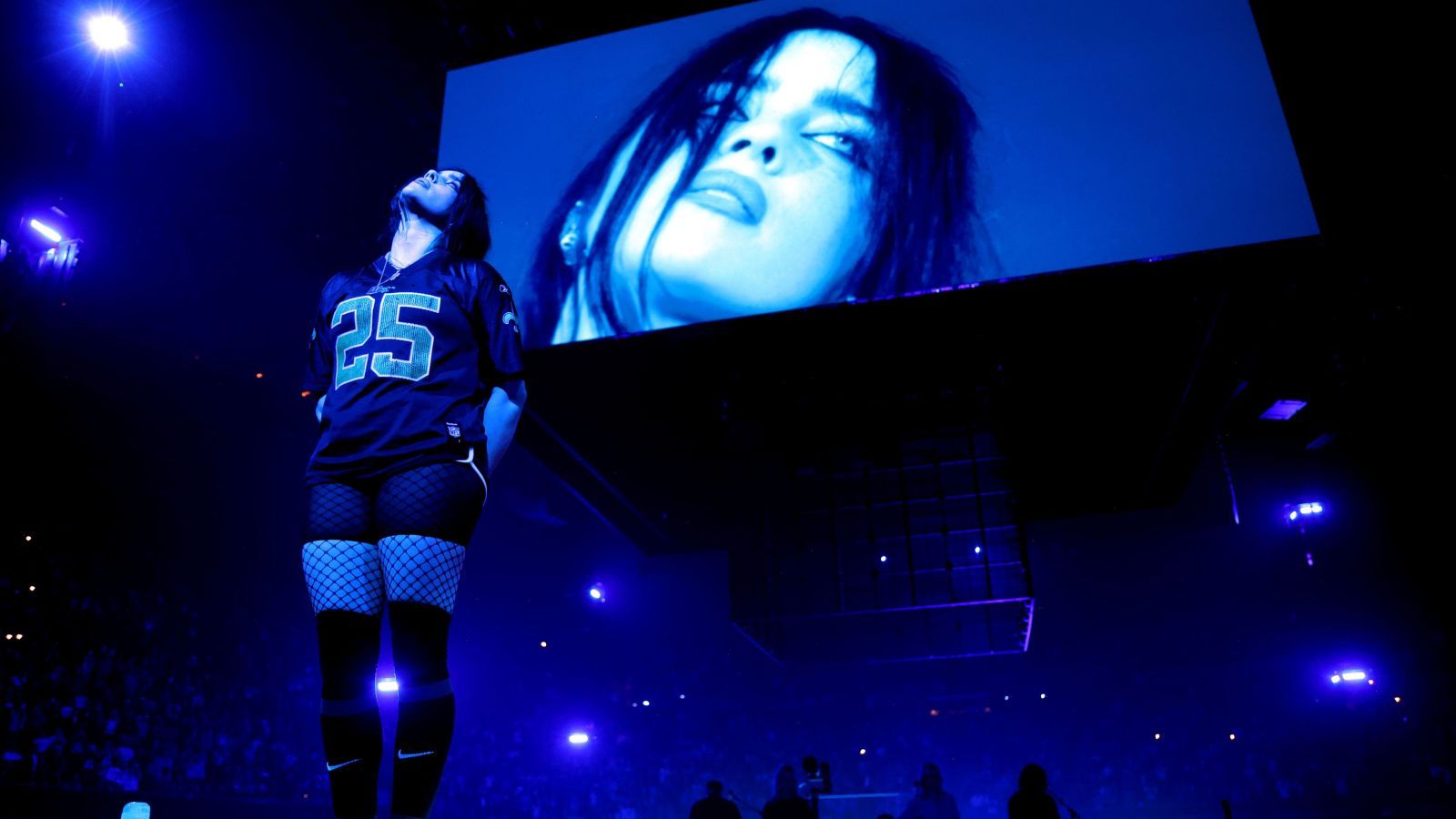 1600x900 Billie Eilish dazzles at the first of 5 hometown shows at the Kia Forum