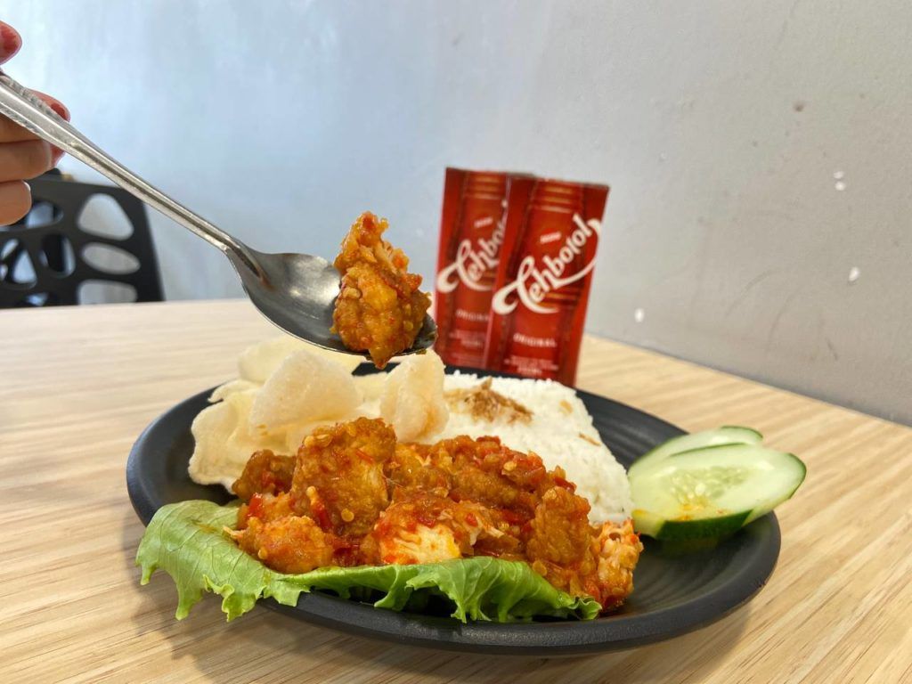1024x768 We Tried The Ayam Geprek At Kotak Plus And It Made Us Cry [Review]
