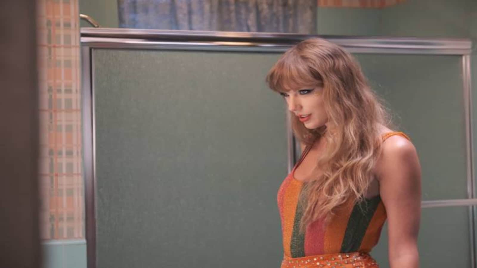 1600x900 Taylor Swift Midnight Desktop Wallpaper
