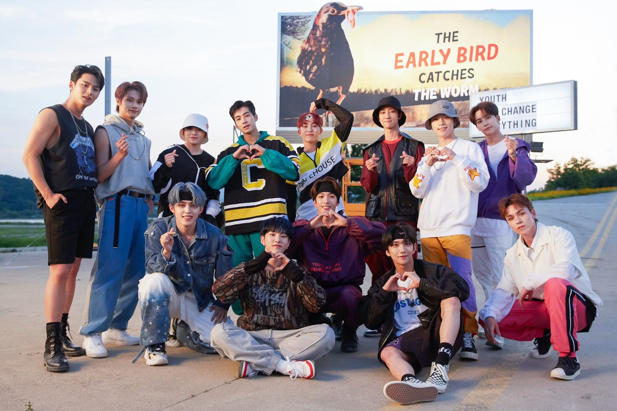 2048x1366 Seventeen Wallpaper