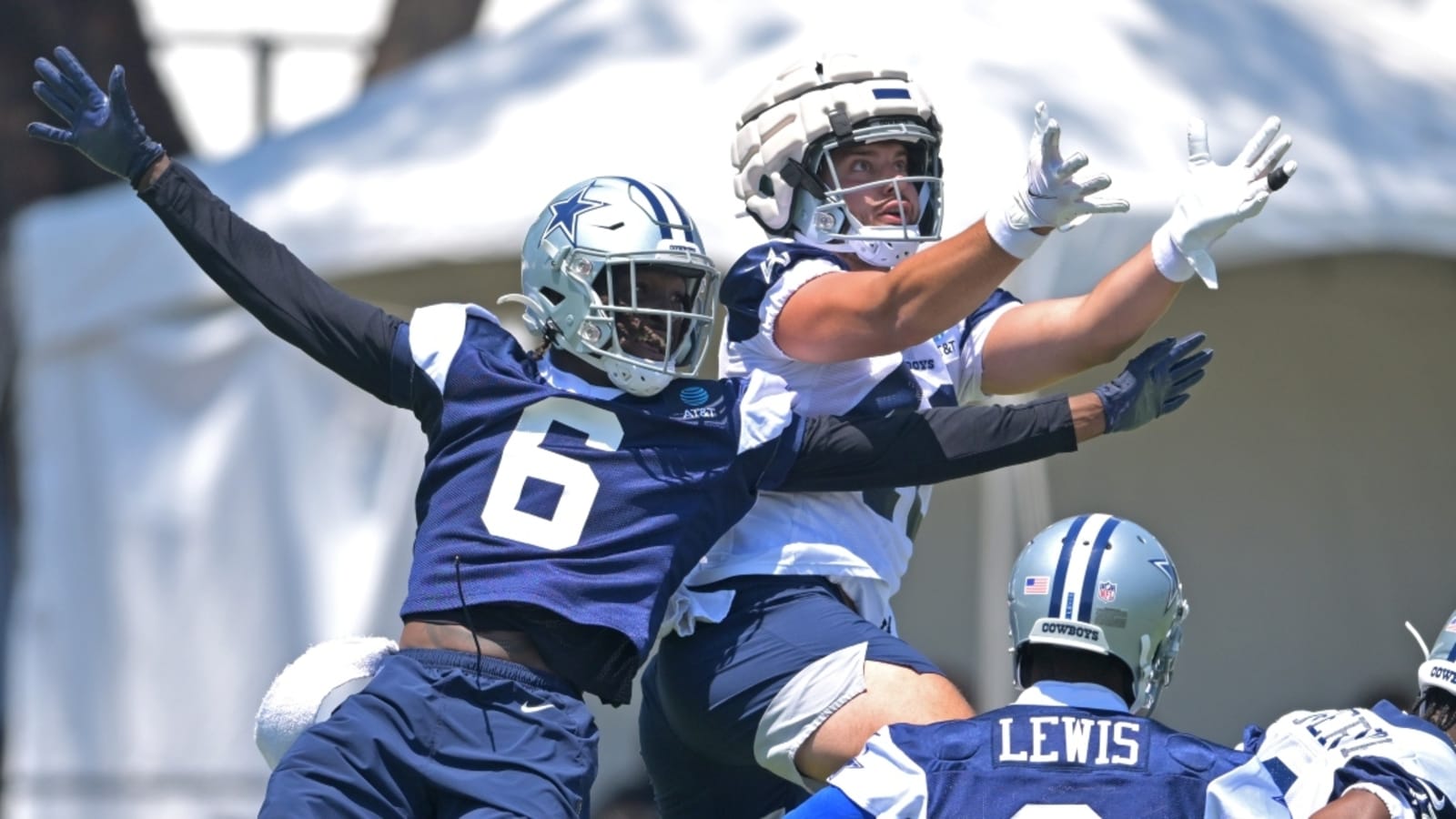 1600x900 Donovan Wilson throws punch at Jake Ferguson at Cowboys training camp