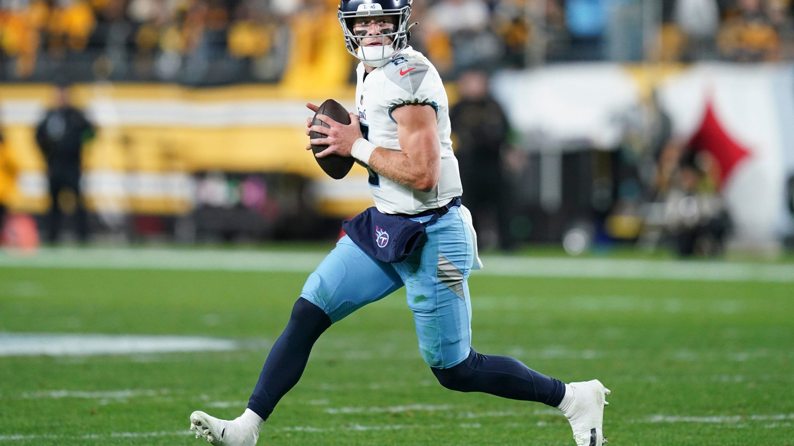 2560x1440 Pickett Hits Johnson For Late Touchdown As The Steelers Slip Past Levis, Titans 20 16. WLNS 6 News