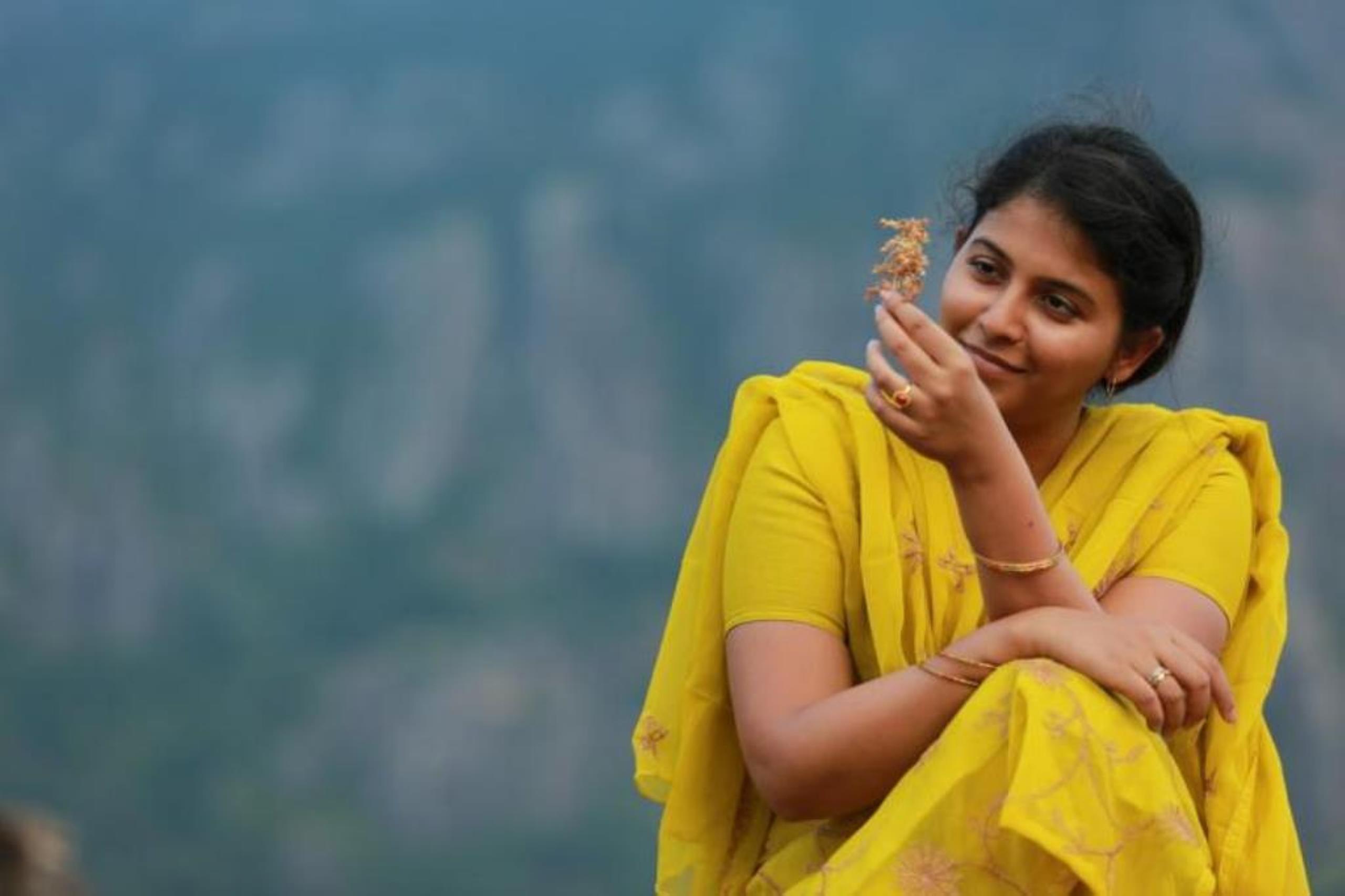 2560x1705 Iraivi (2016)