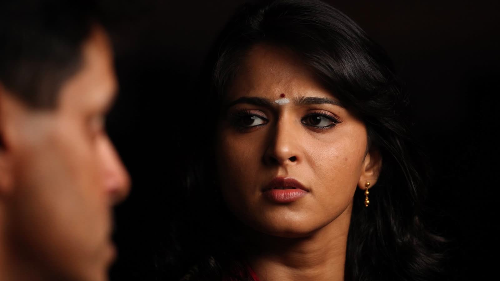 1600x900 Deiva Thirumagal Wallpaper