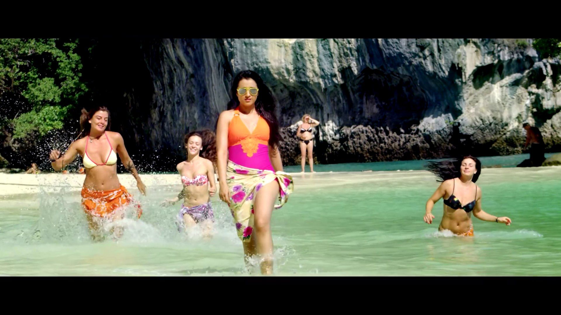 1920x1080 Aranmanai 2 Official _ Sundar.C _ Siddharth _ Trisha _ Hansika Motwani _ Hiphop Tamizha