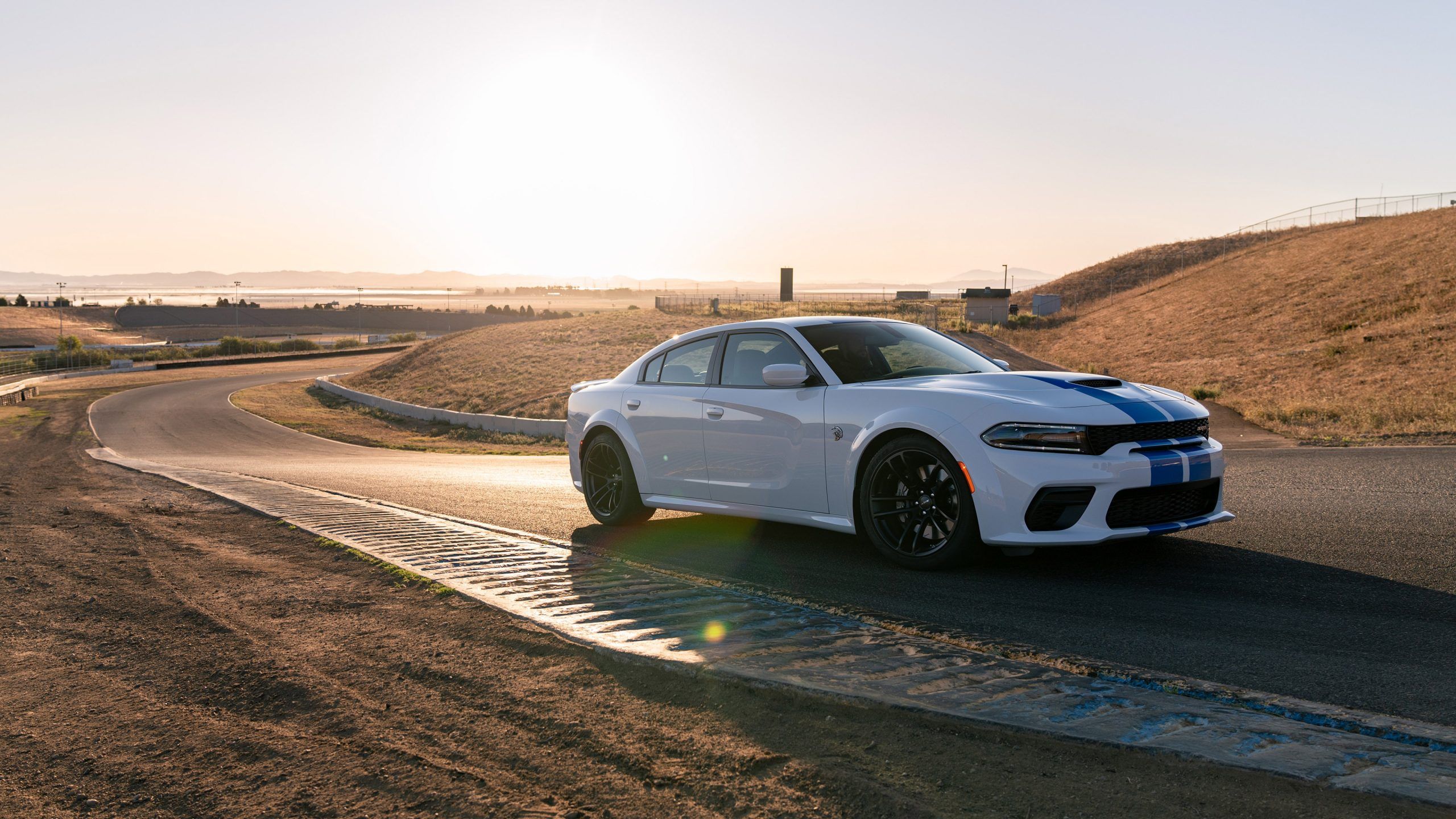 2560x1440 Dodge Charger SRT Hellcat Widebody Wallpaper