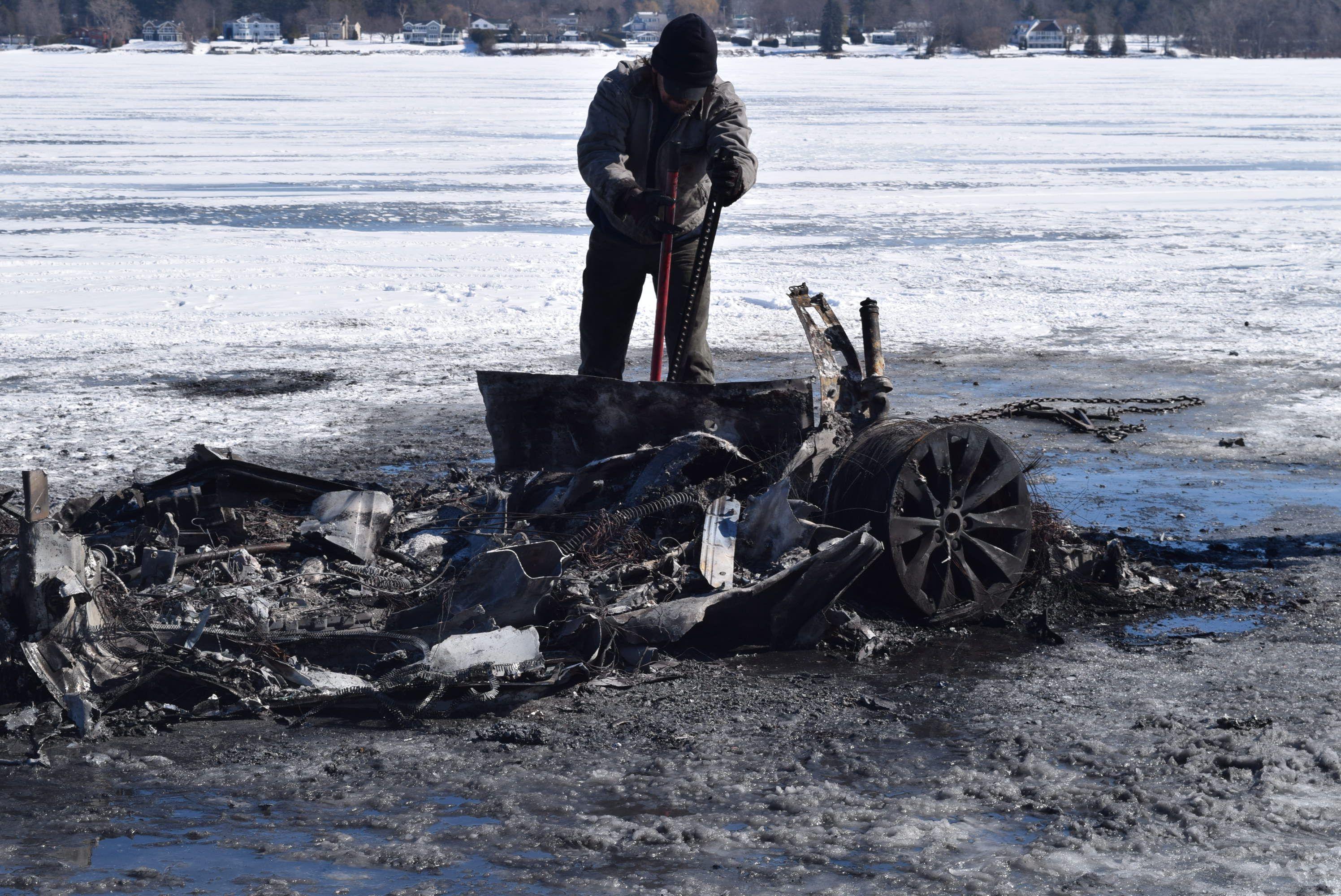 2992x2000 Tesla Goes Ice Fishing, Burns Up, Doesn't Melt Ice Picture, Photo, Wallpaper