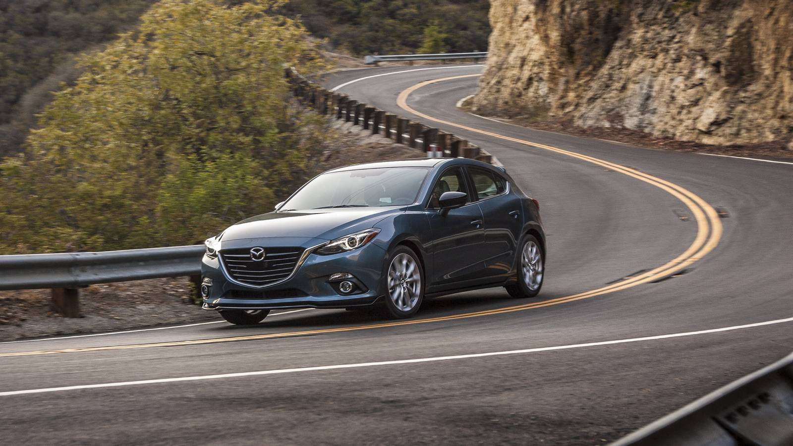 1600x900 Wallpaper of the Day: 2018 Mazda 3