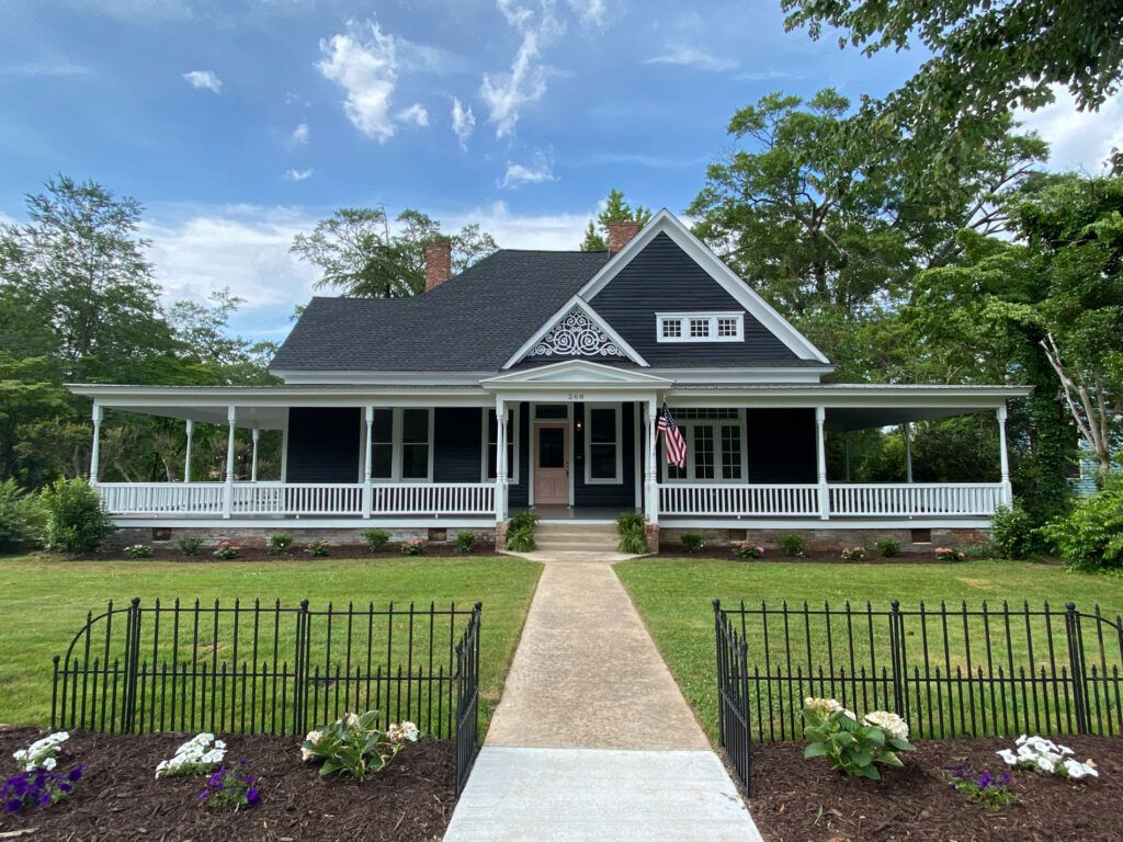 1024x768 A Picket Fence for My Front Lawn Curb Appeal: The Special Meaning Behind the Fence