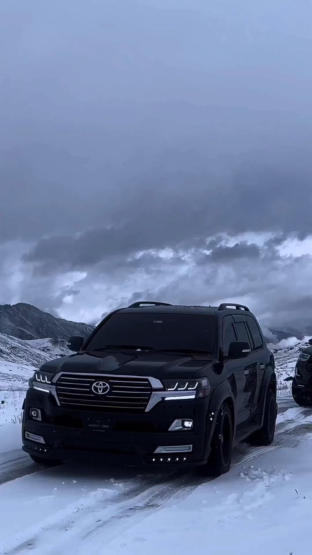 1080x1920 Land Cruiser V8 Wallpaper