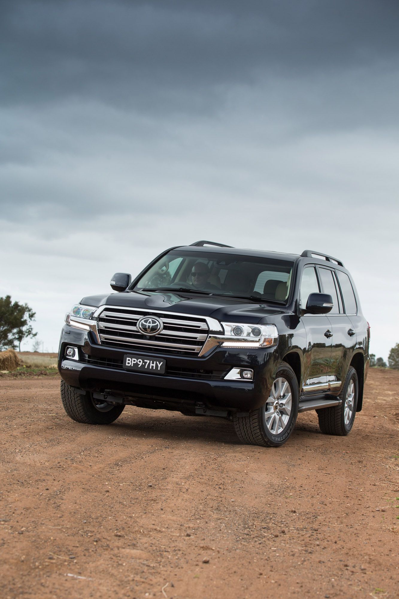 1333x2000 Toyota Land Cruiser Wallpaper