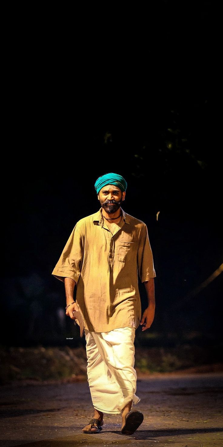 736x1472 Dhanush