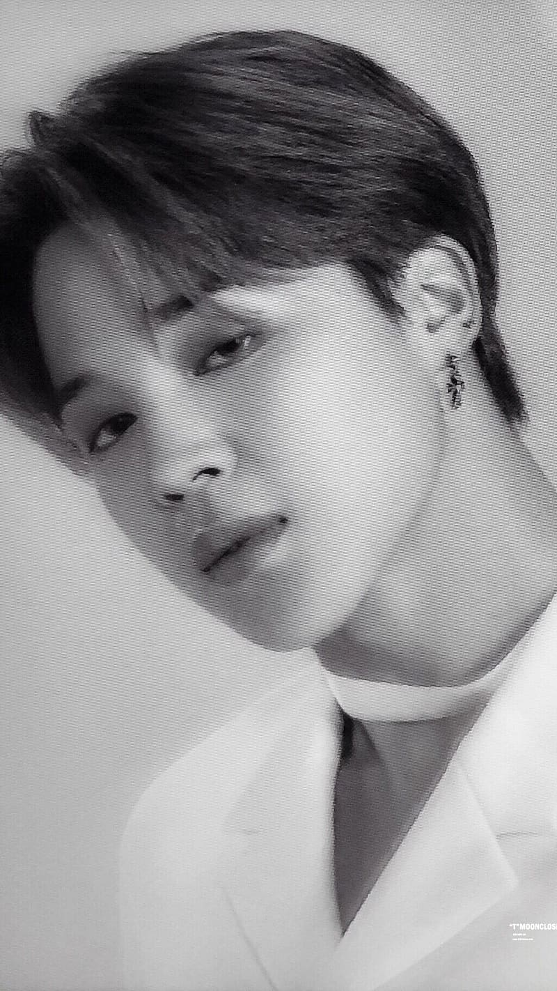 800x1422 Bts Jimin With Black And White Effect, bts jimin, bts, kpop, black and white effect, HD phone wallpaper