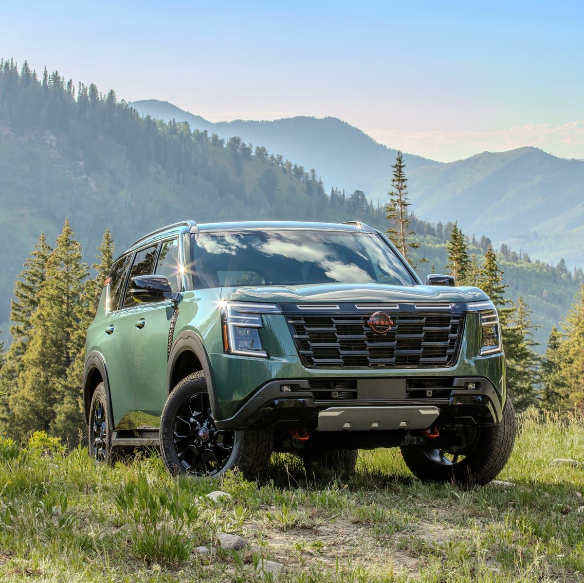 1200x1199 View Photo of the 2025 Nissan Armada