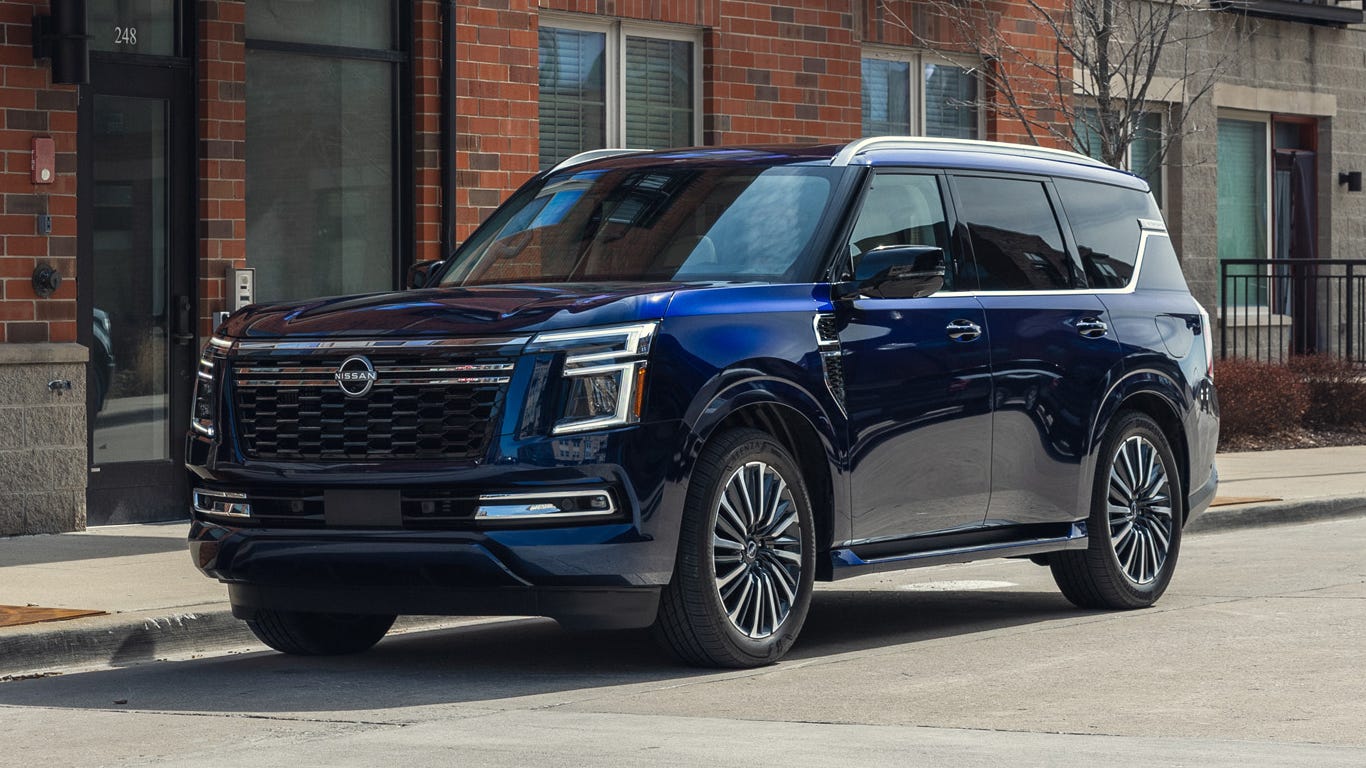 1366x768 Nissan Armada Review, Pricing, and Specs