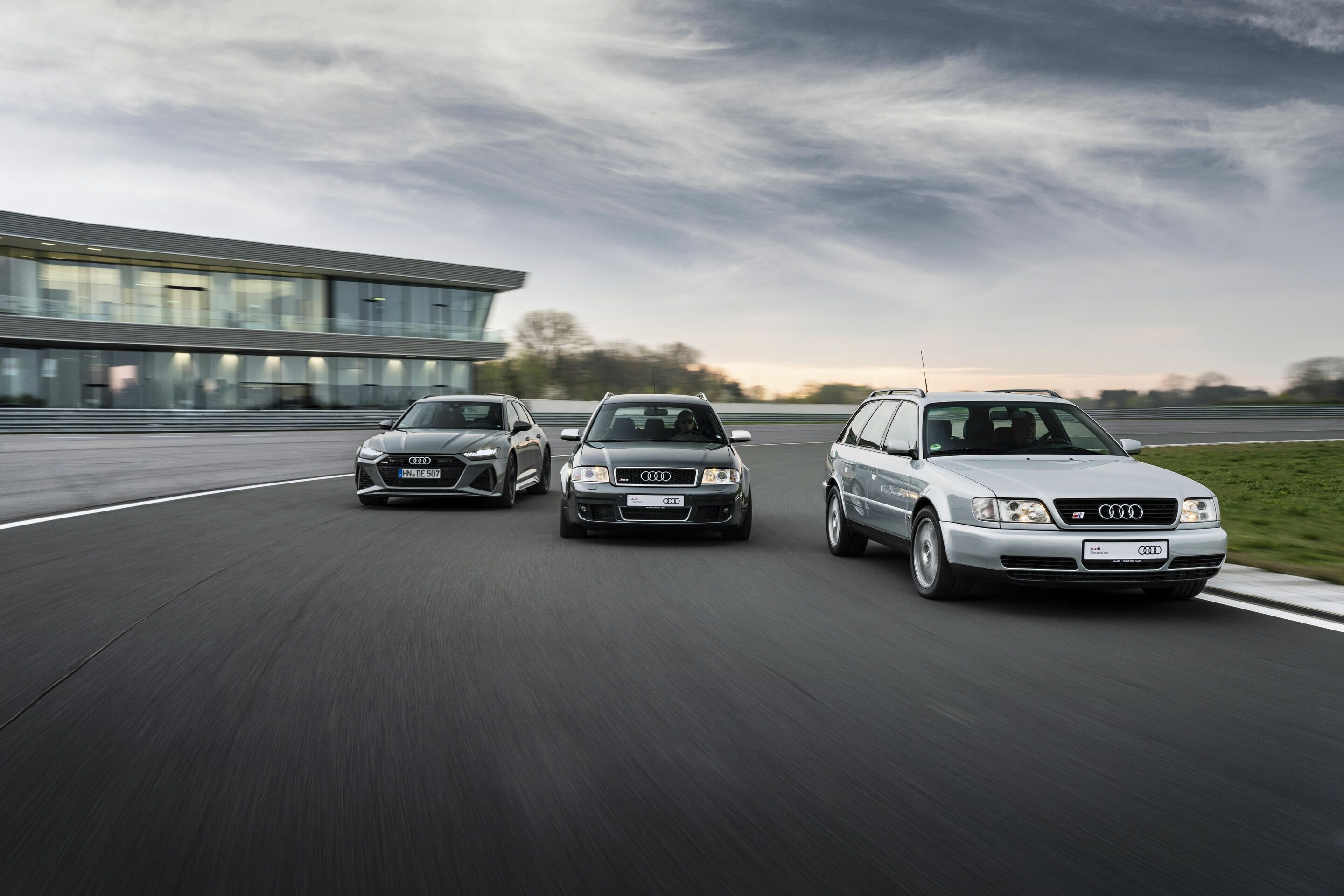 2880x1920 Audi C4 Wallpaper