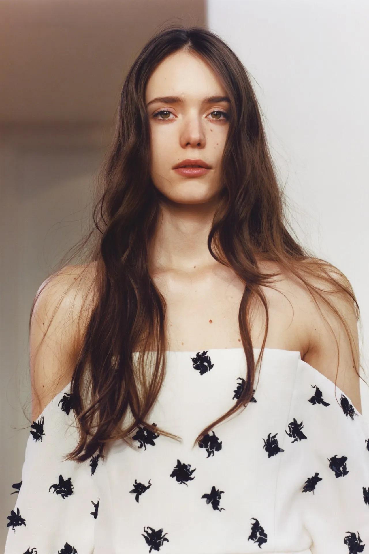 1280x1920 Nymphomaniac's Stacy Martin