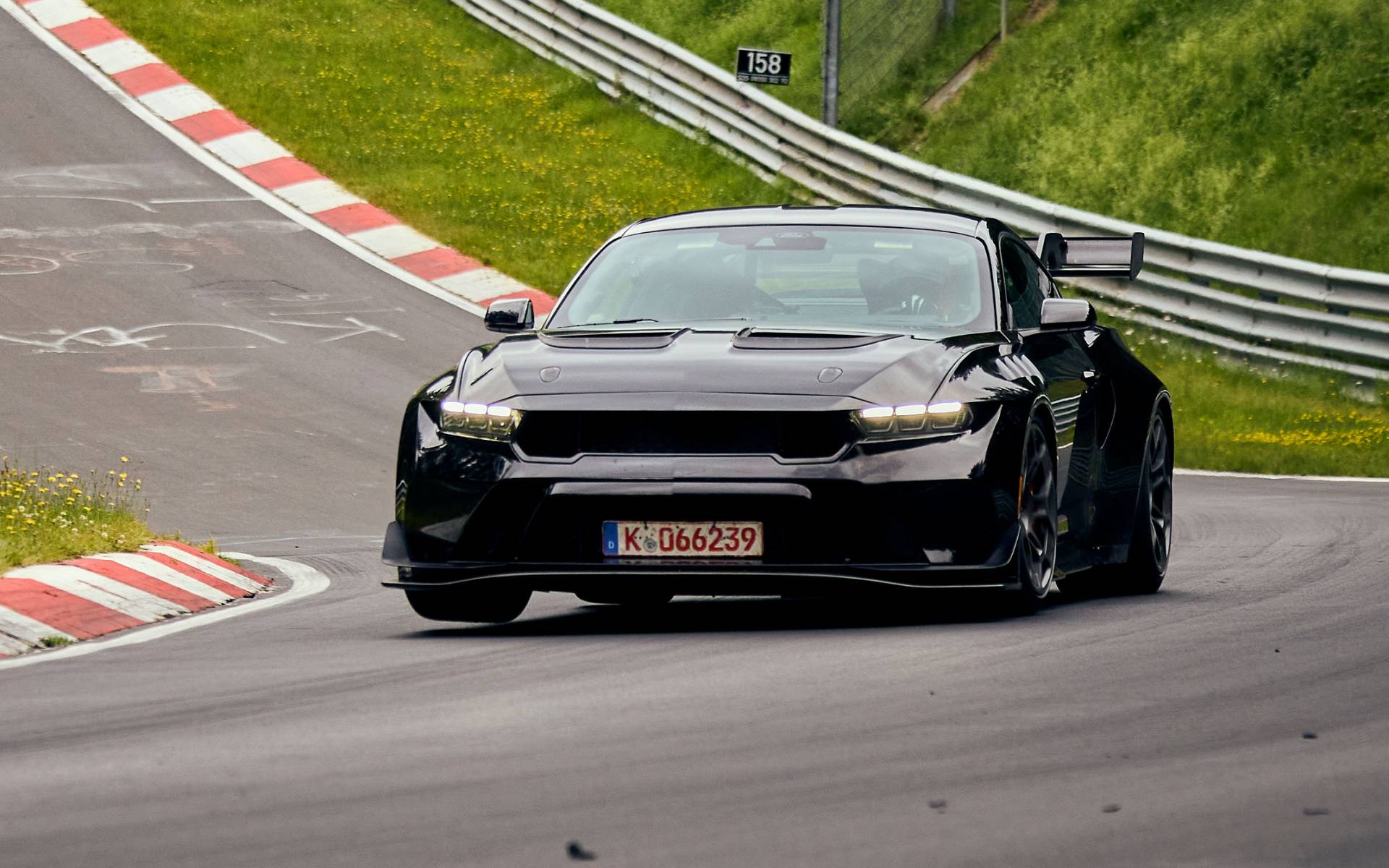 1920x1200 Watch: Ford Mustang GTD Makes History at the Nürburgring Car Guide