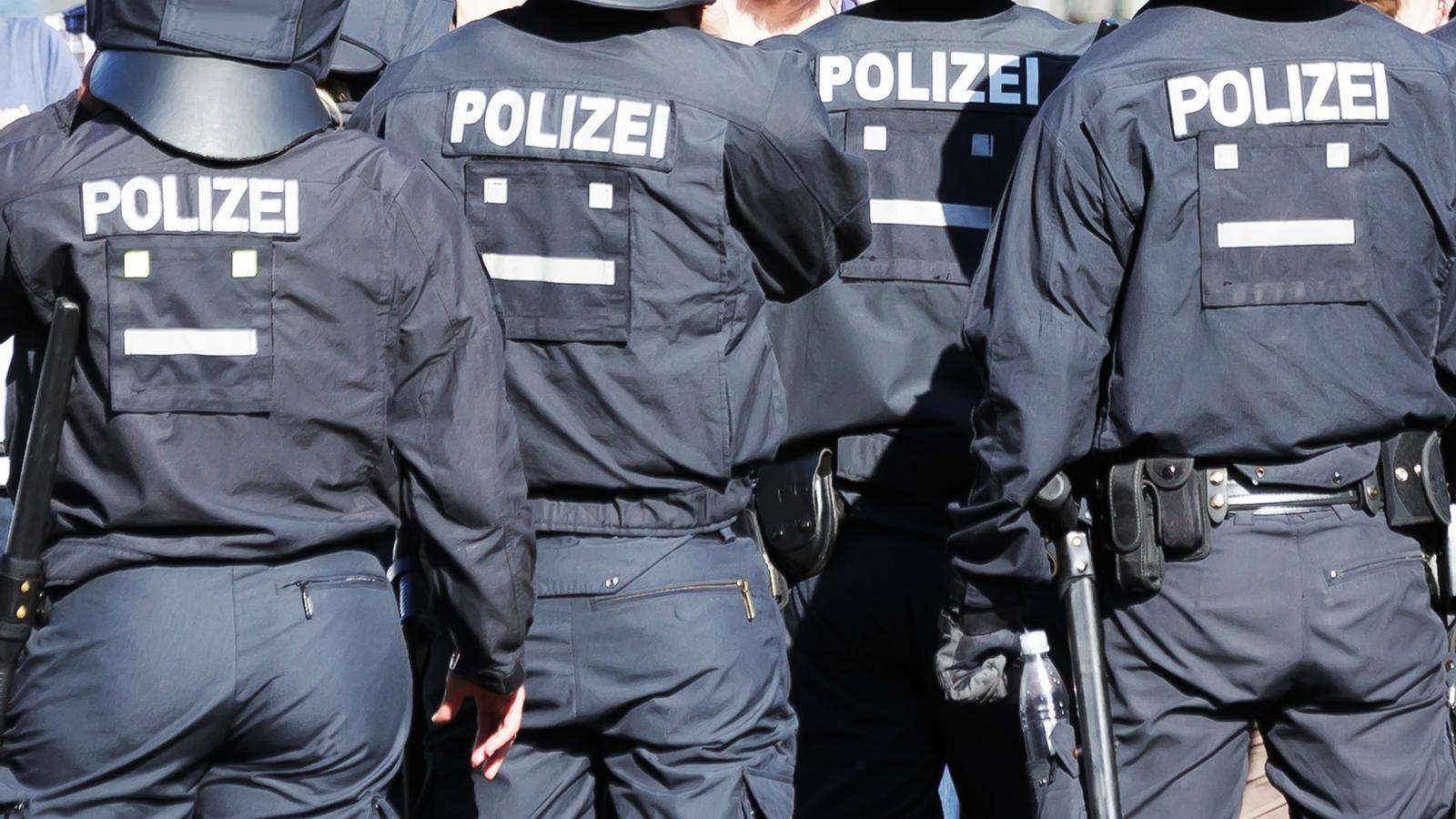 1600x900 They rob a bank in Germany and take hostages