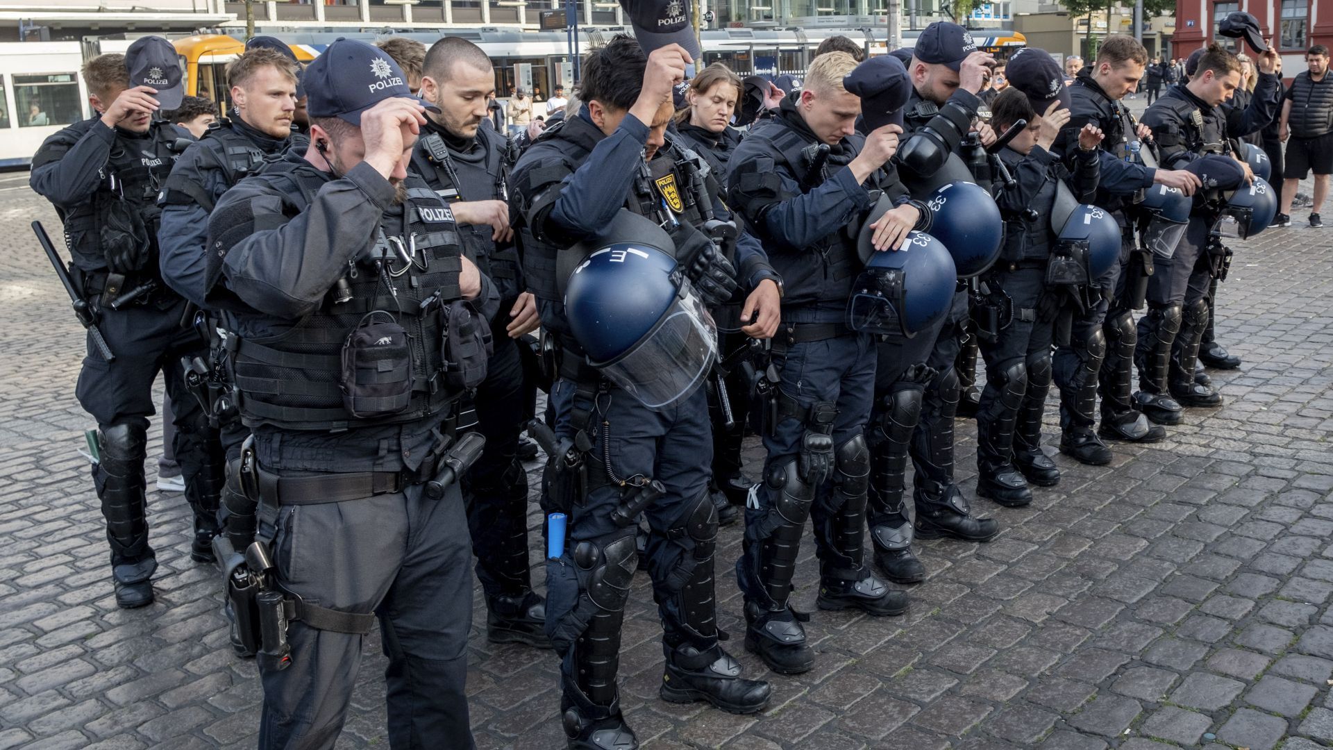 1920x1080 Police Officer, Dies After Being Stabbed In Head During Frenzied Knife Attack At Mannheim Anti Islam Rally