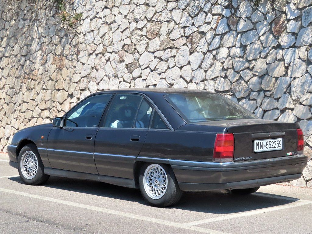 1024x768 Opel Omega 2.0i Diamond