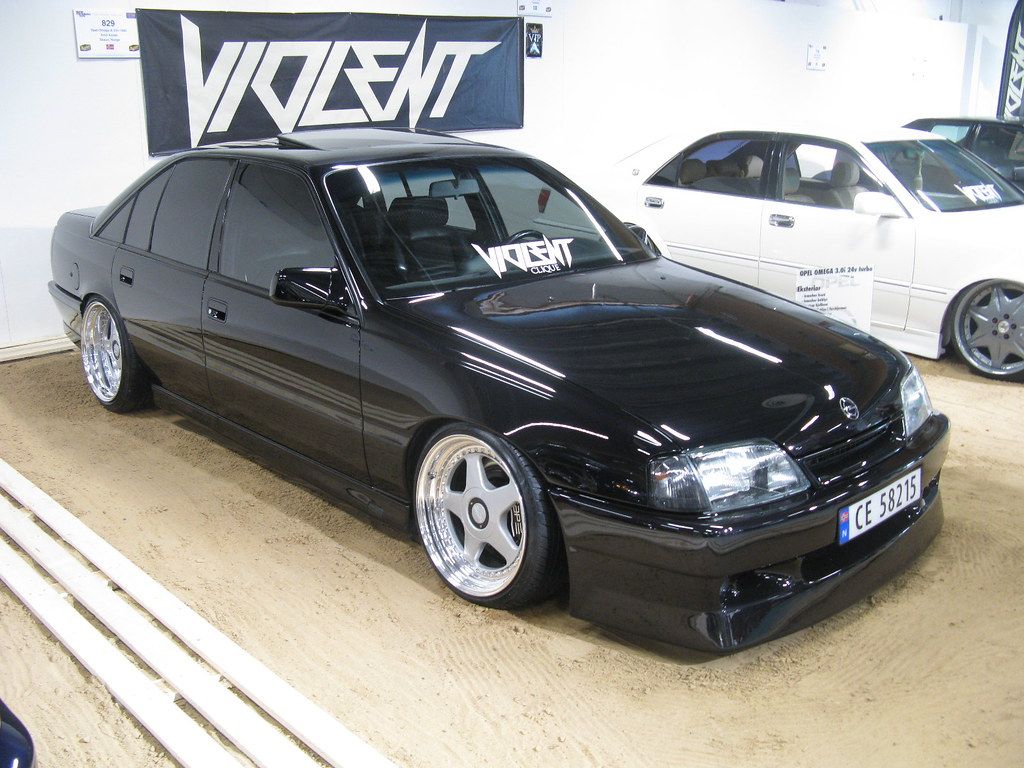 1024x768 Opel Omega 3000
