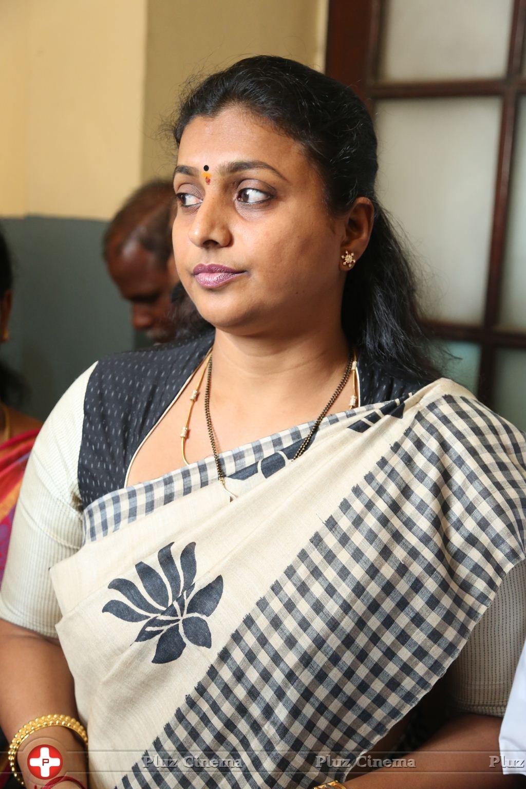 1024x1536 Actress Roja Wallpaper