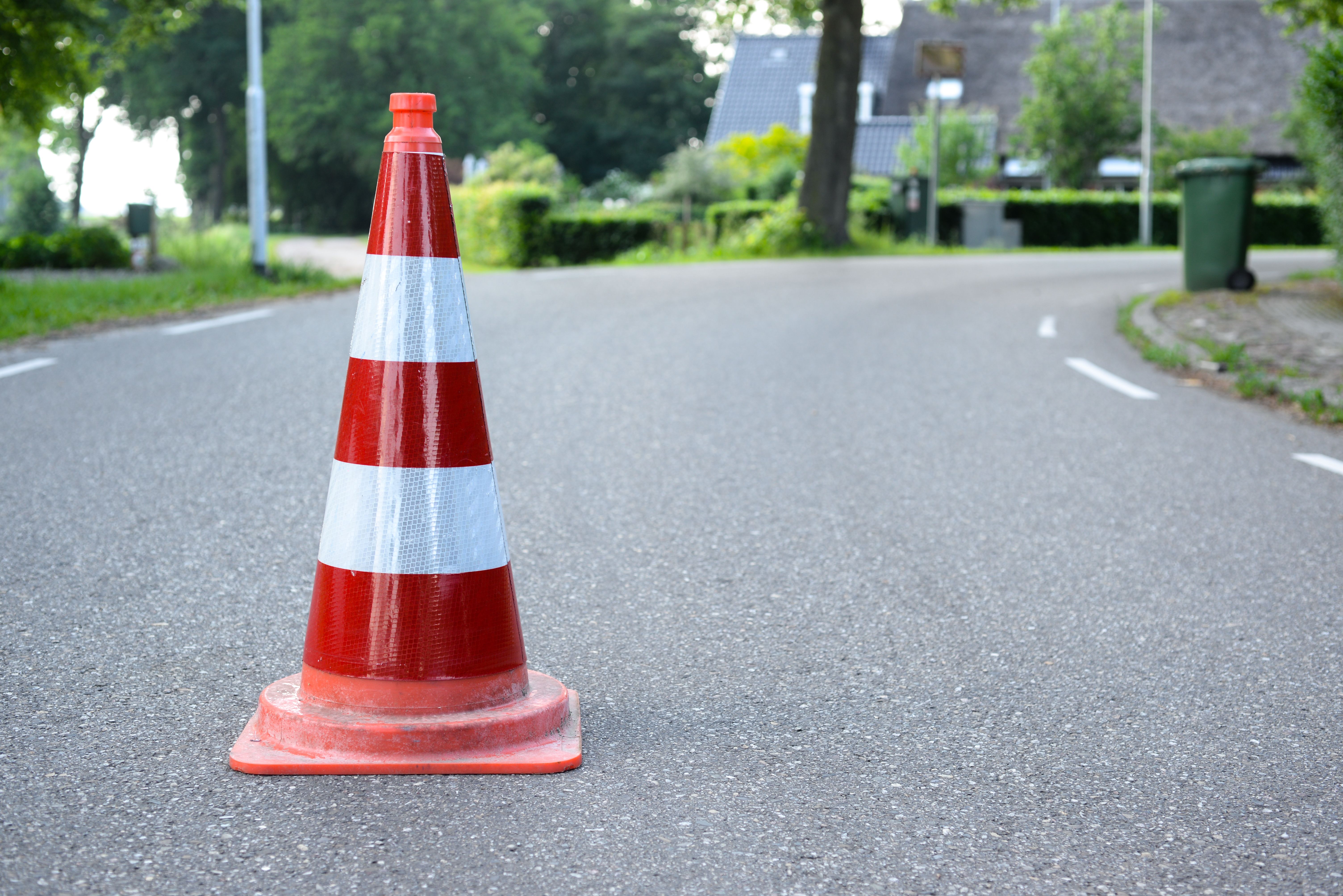 6016x4016 Red and White Traffic Cone on Road · Free