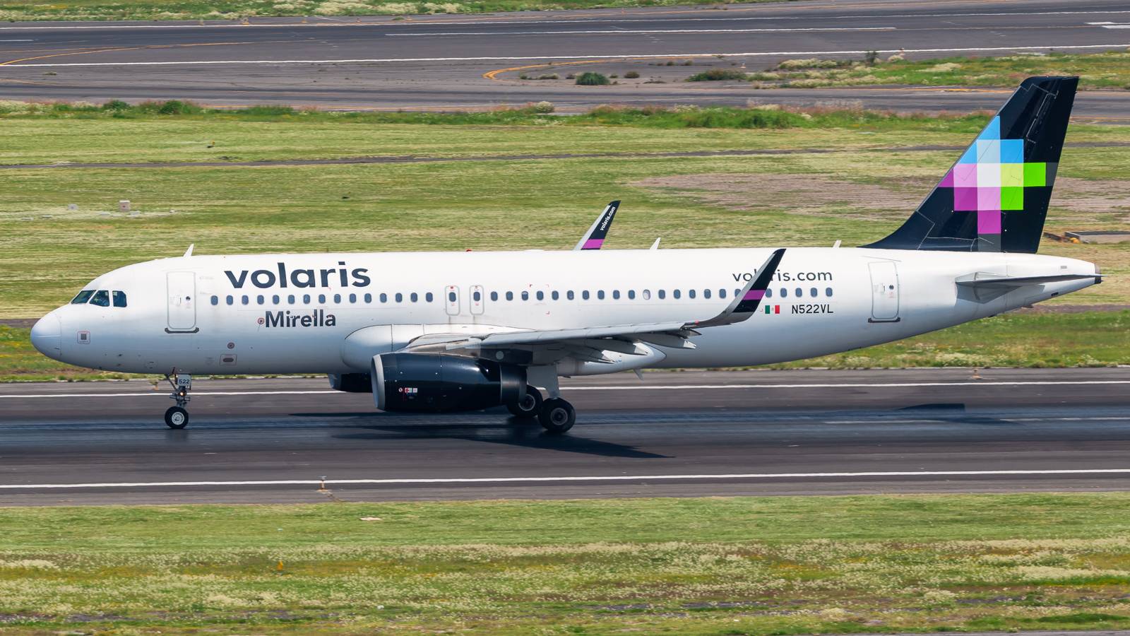 1600x900 Volaris Flight 1025 Goes Around After Dogs Are Spotted On Runway In Mexico City
