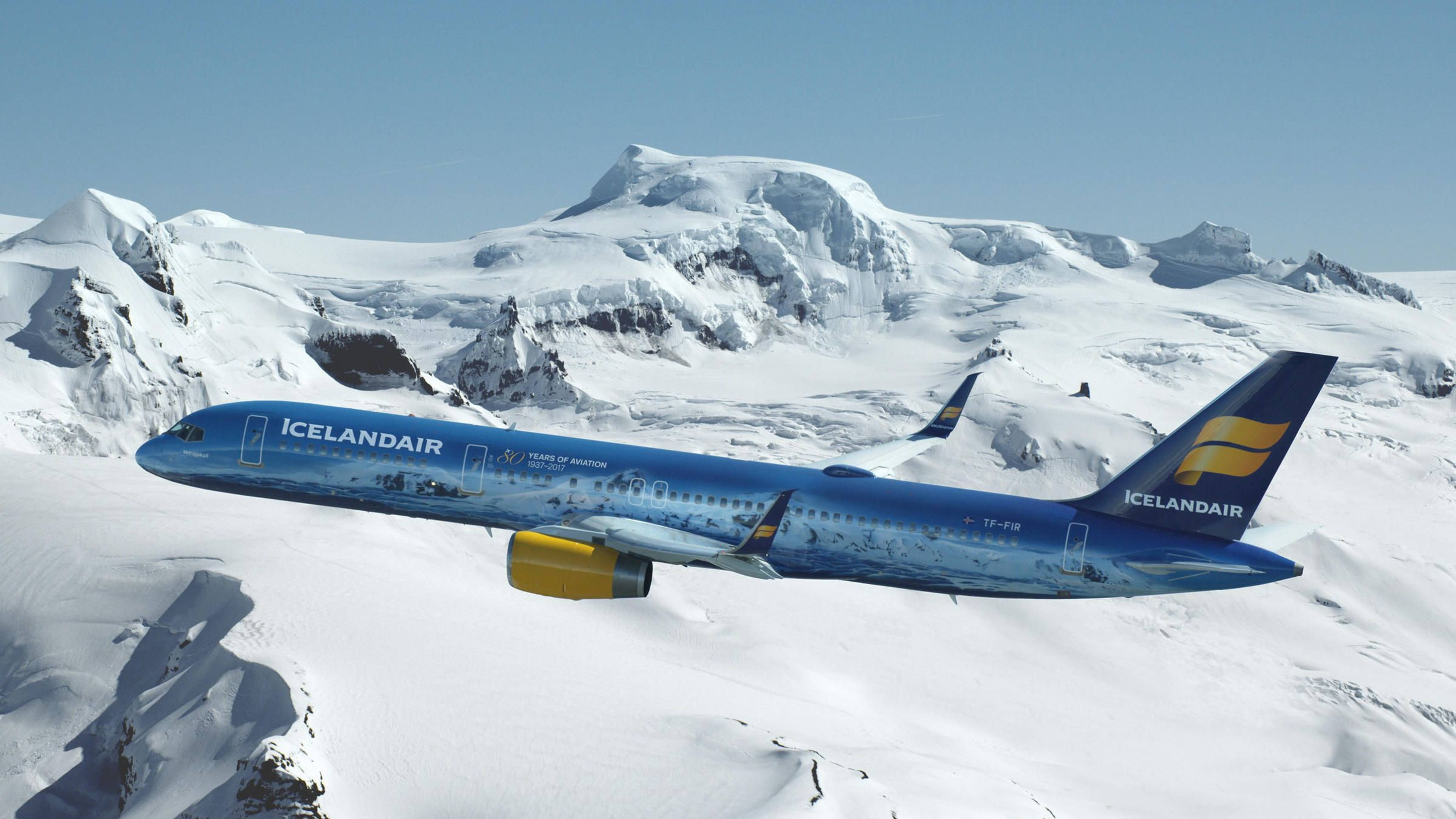 3840x2160 Download Blueish White Icelandair Airplane 4K Wallpaper