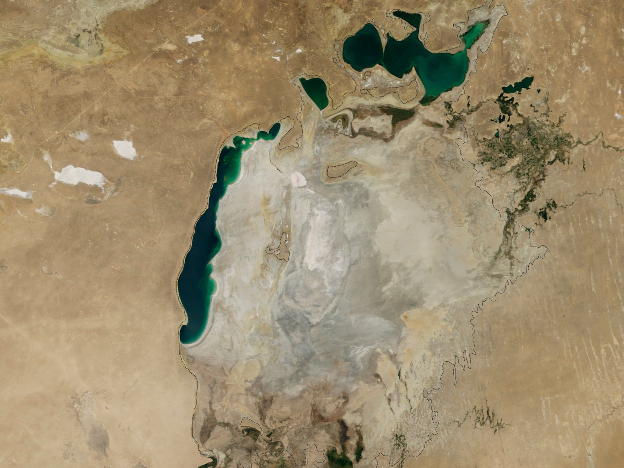 2048x1536 The Aral Sea: Nasa picture show how what was once the fourth largest lake in the world has become almost completely dry