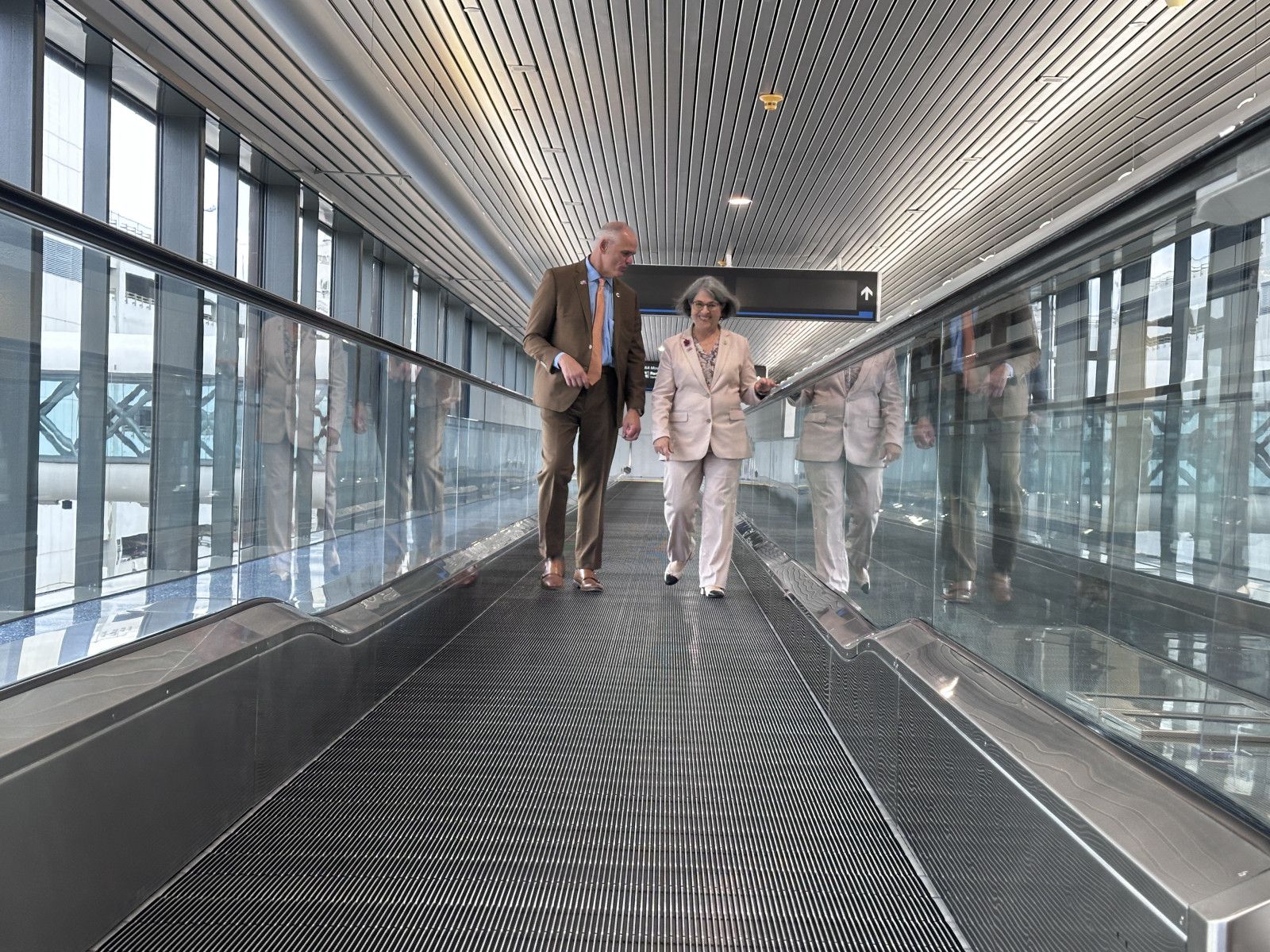 1600x1200 MIA debuts newest moving walkways in Concourse D