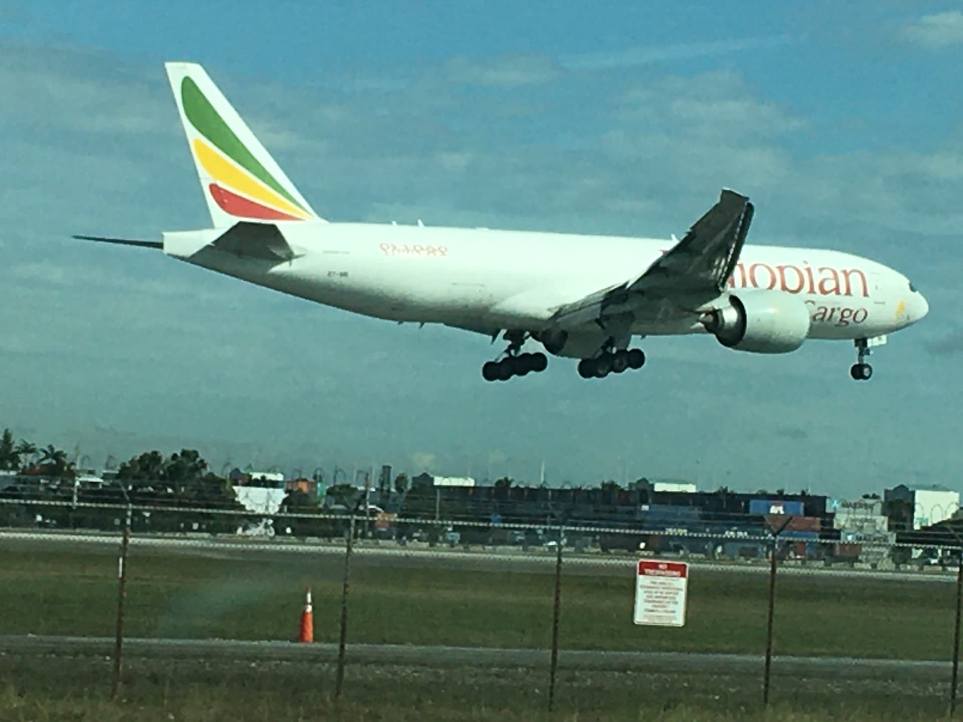 1920x1440 Miami Airport Plane Spotting Series 2022 2 Flight Community