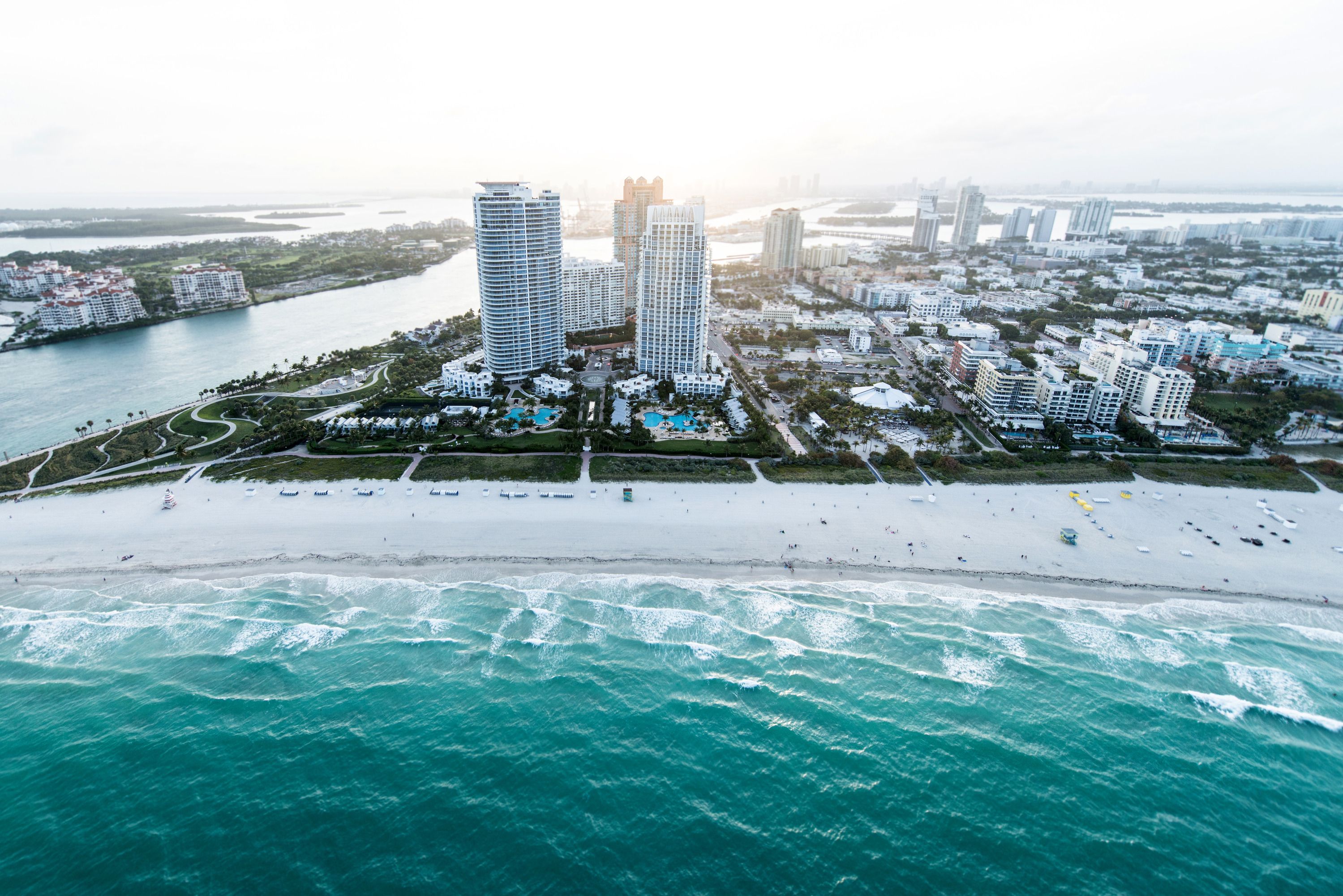 2999x2001 Miami Luxury Guide for Private Jet Travelers