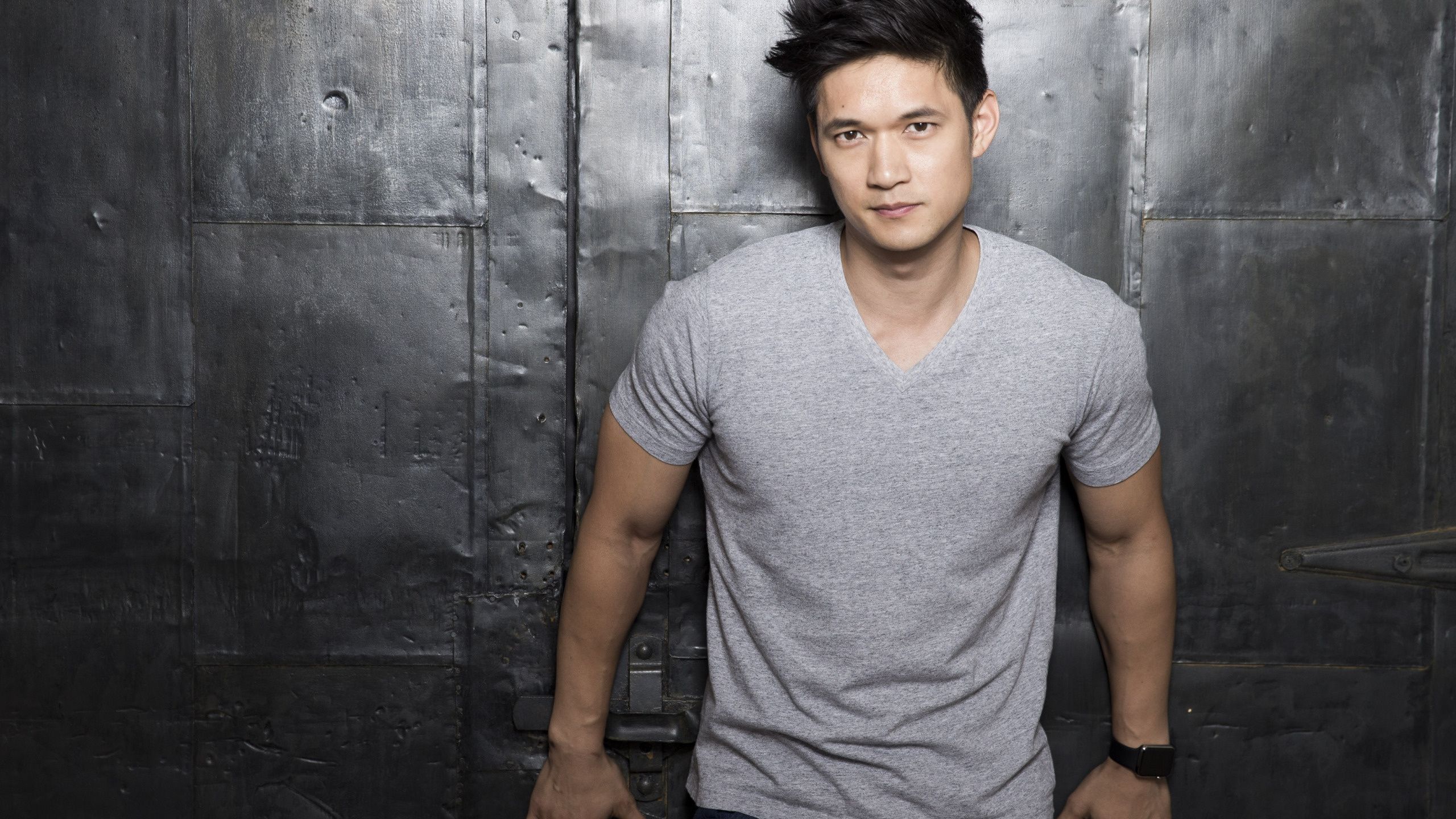 2560x1440 Harry Shum Jr. Wallpaper