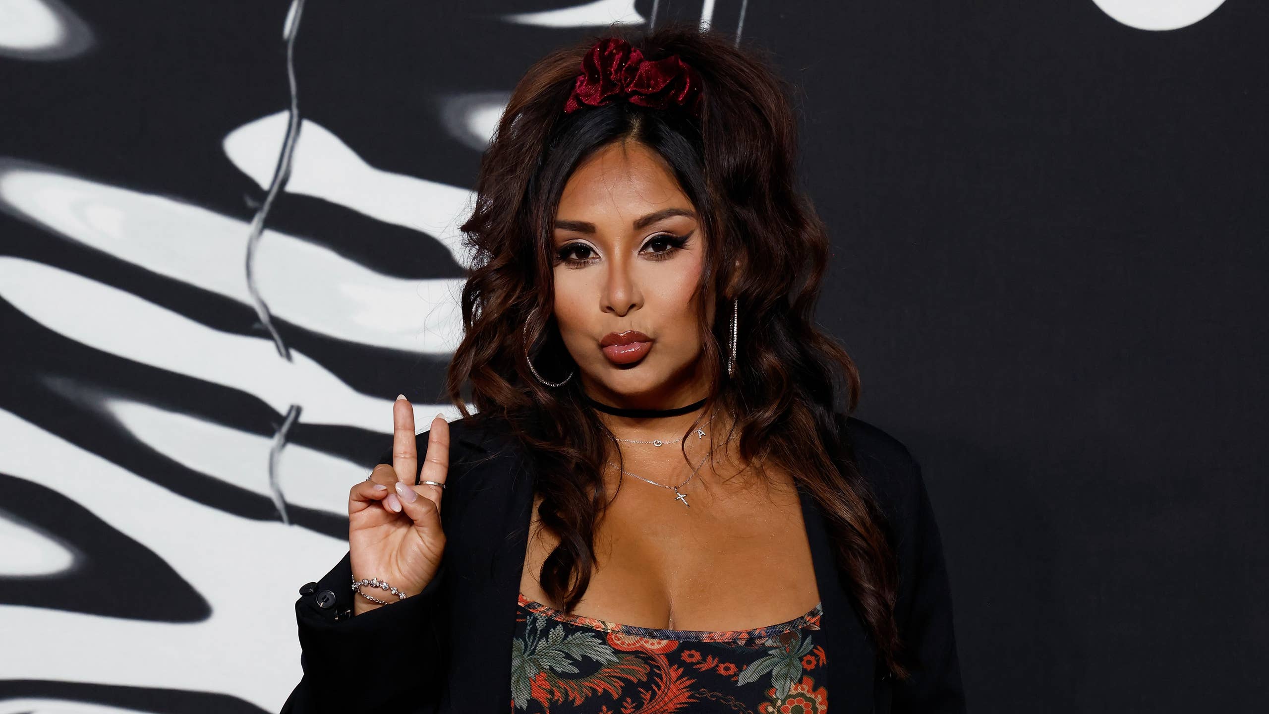 2560x1440 Nicole Polizzi Starts Filming 'Snooki: Paranormal Rookie'