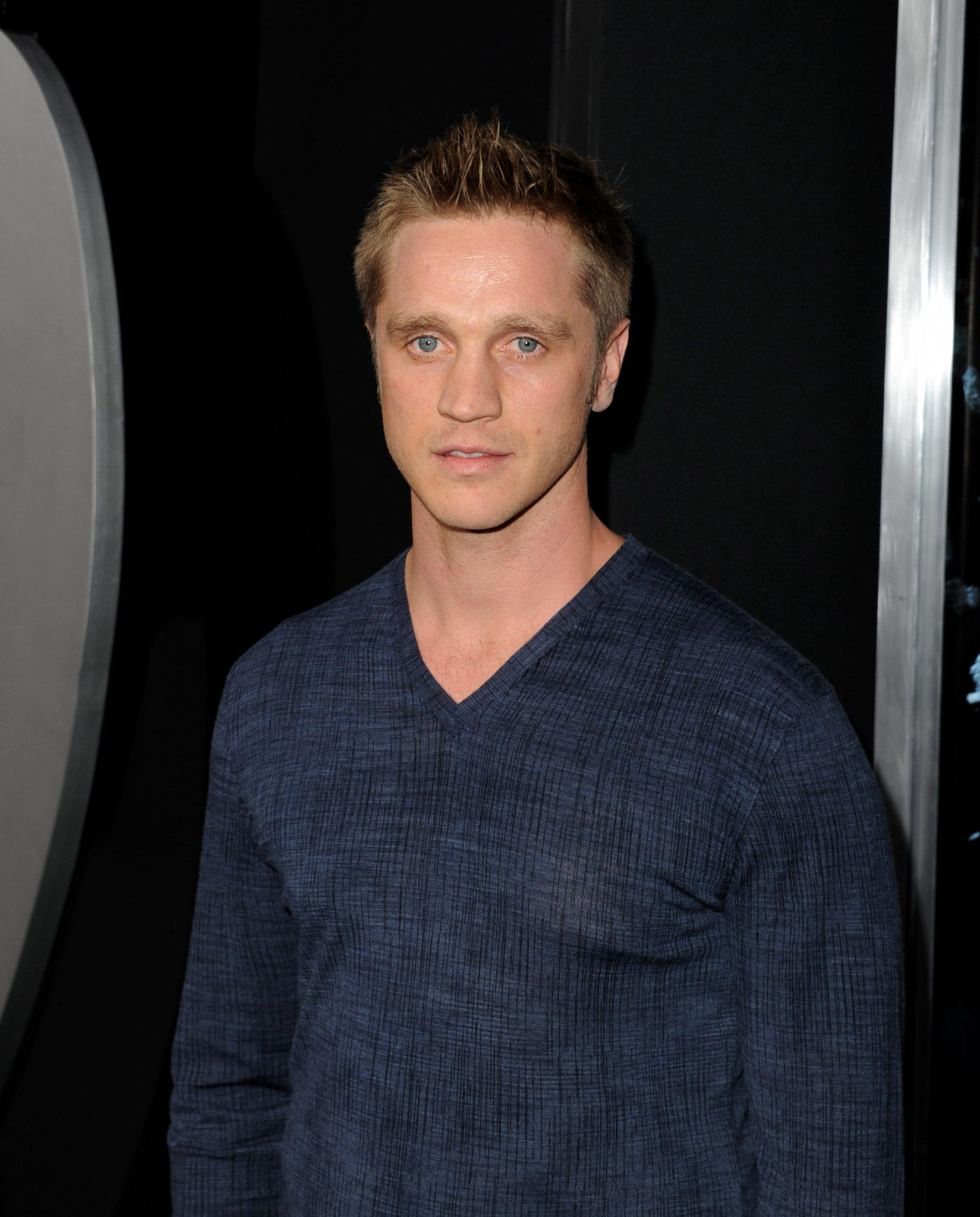 1649x2048 Devon Sawa Wallpaper