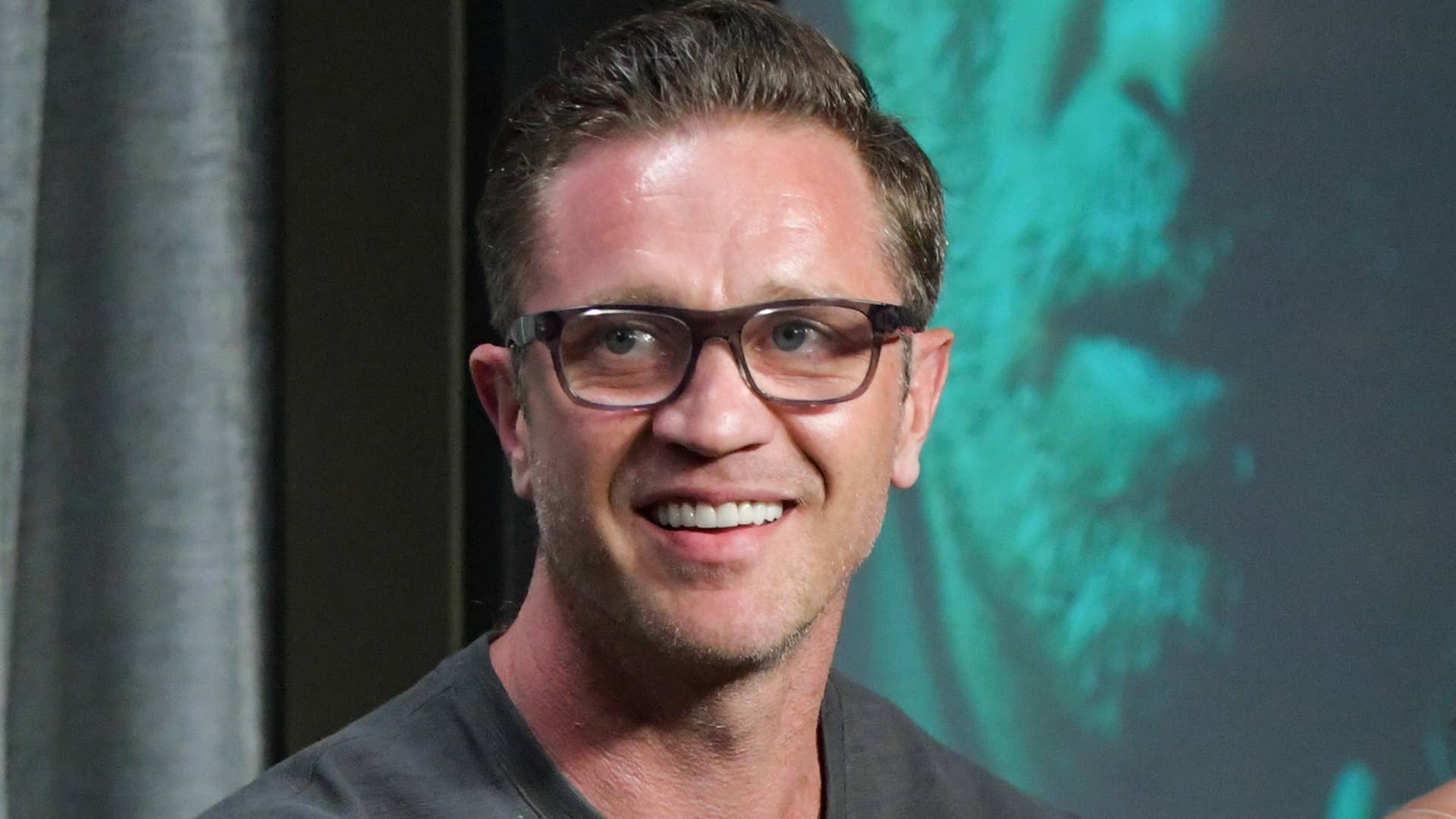 1920x1080 Devon Sawa's 'Insanely Awesome' Announcement Has Fans Saying the Same Thing