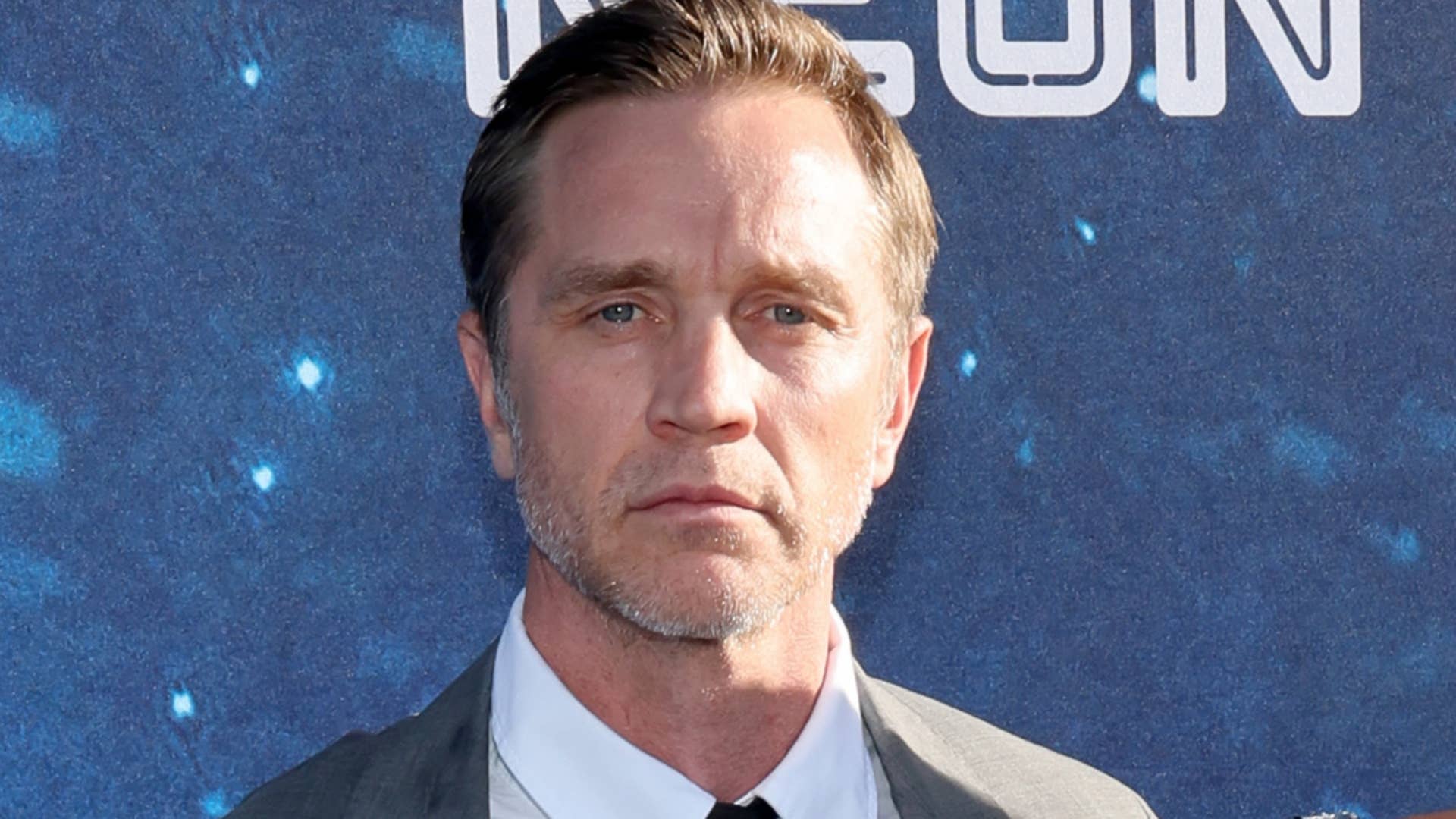 1920x1080 Devon Sawa's 'Insanely Awesome' Announcement Has Fans Saying the Same Thing
