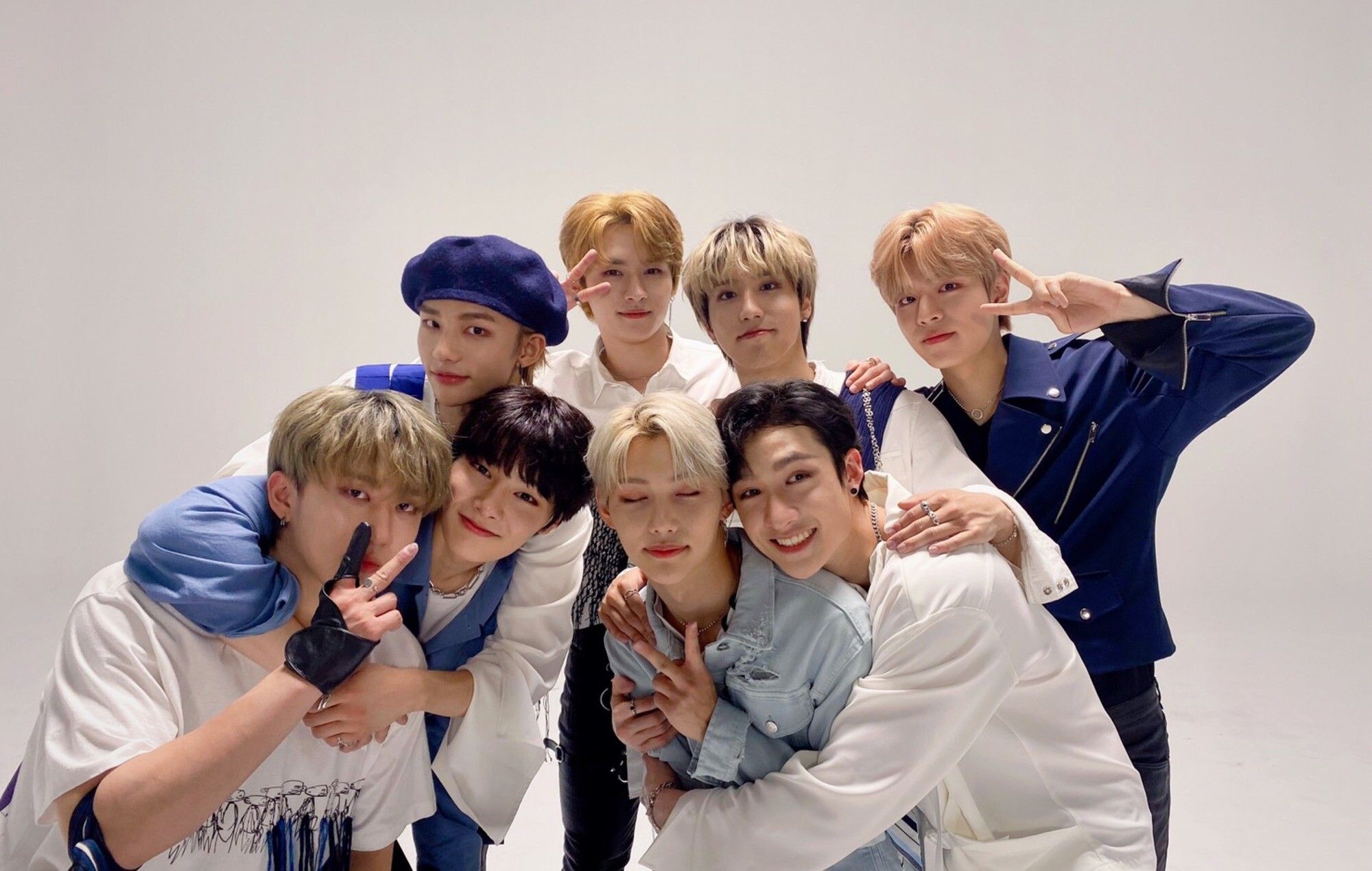 2000x1270 Stray Kids Wallpaper
