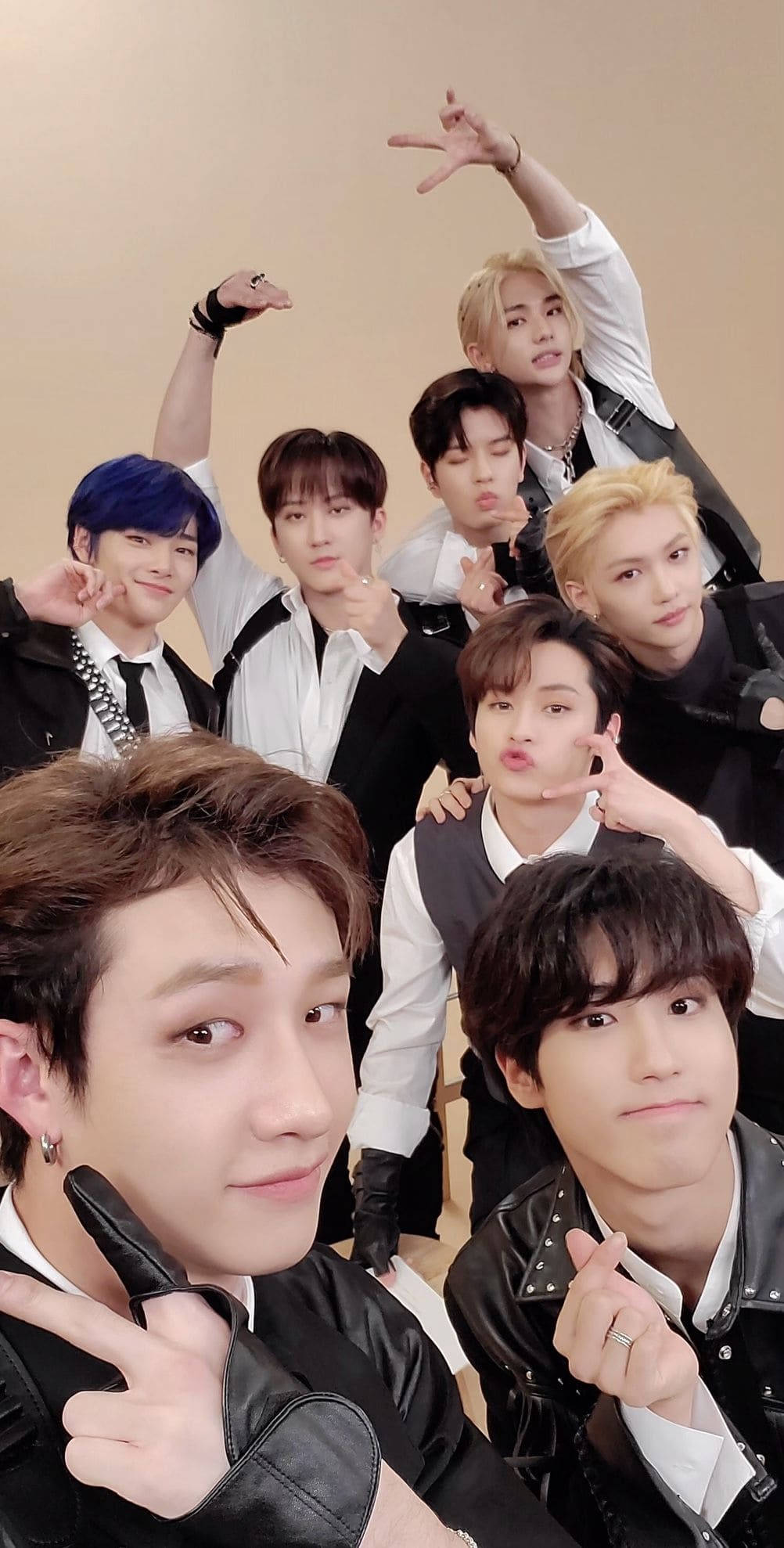 1002x1978 Download Stray Kids On Stage and Passion Unleashed Wallpaper