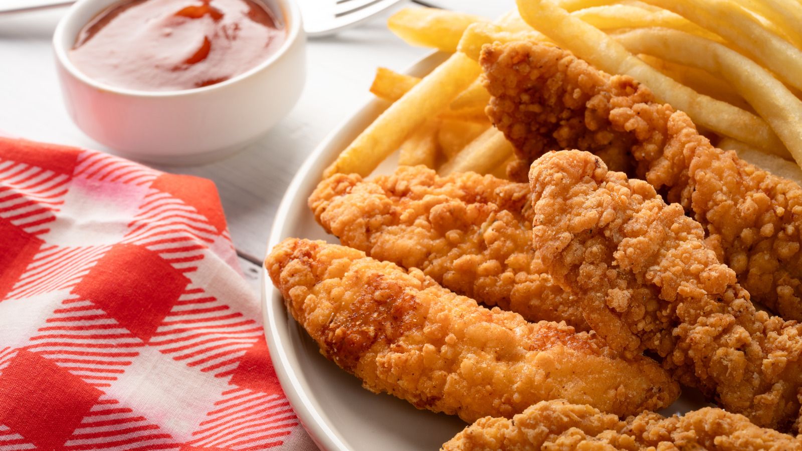 1600x900 This Fast Food Chain's Chicken Tenders Are Fried To Order, But Fall Short On Flavor