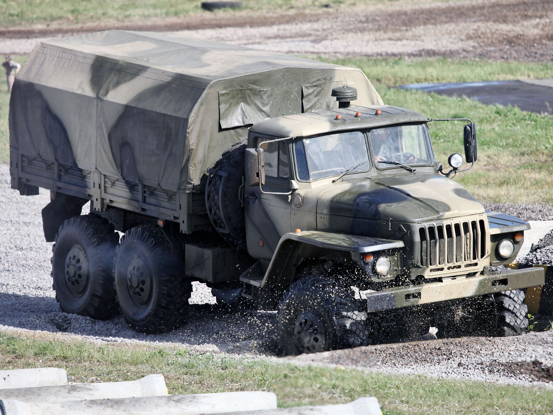 1920x1440 Ural, 4320 6x Offroad, Truck, Trucks, Military Wallpaper HD / Desktop and Mobile Background