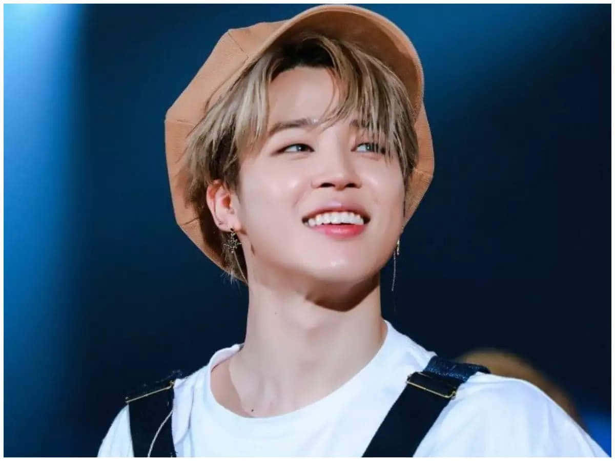 1200x900 Download Jimin Of The K Pop Group BTS Enjoys An Evening Walk. Picture