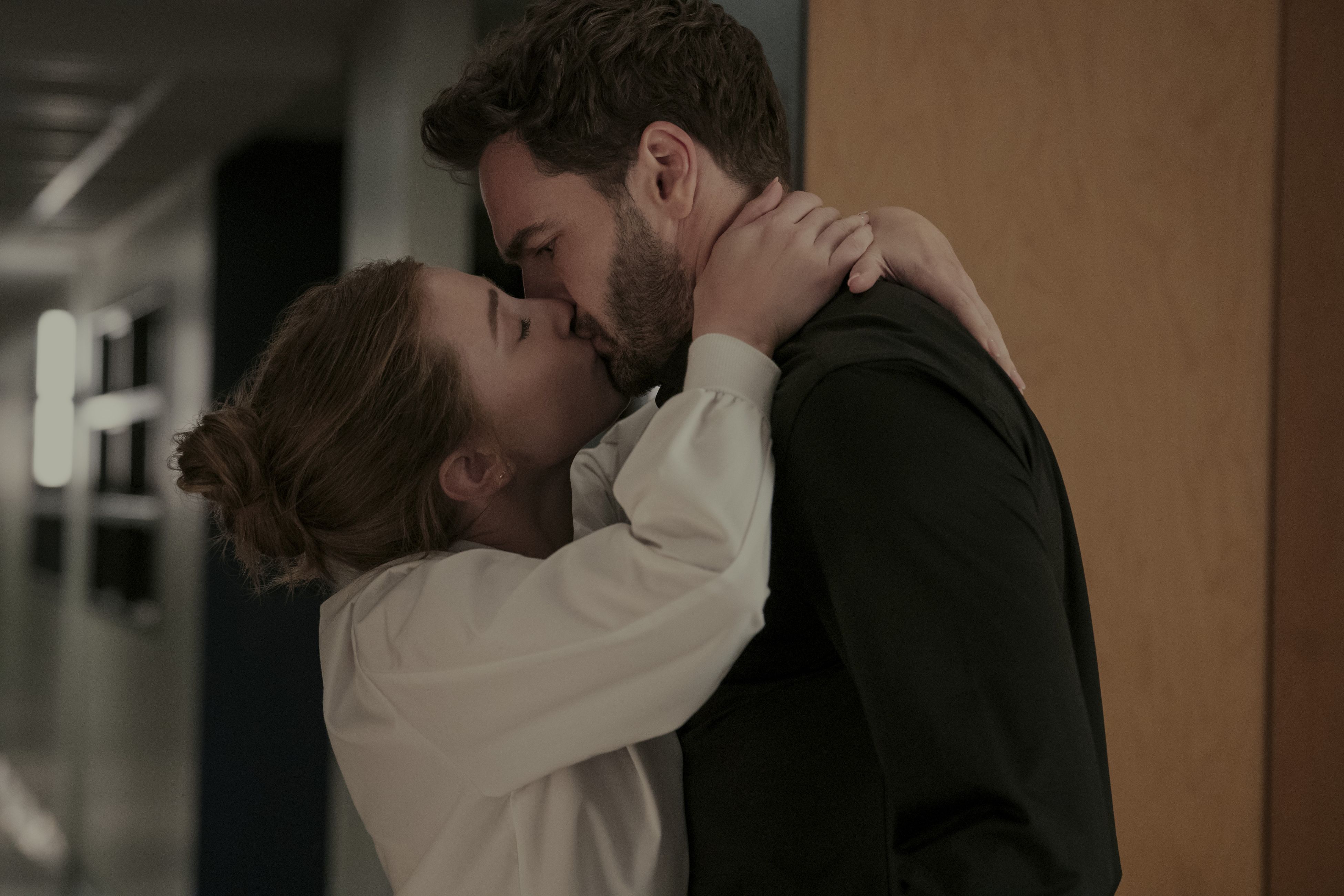 3900x2600 The Love Hypothesis (2026)