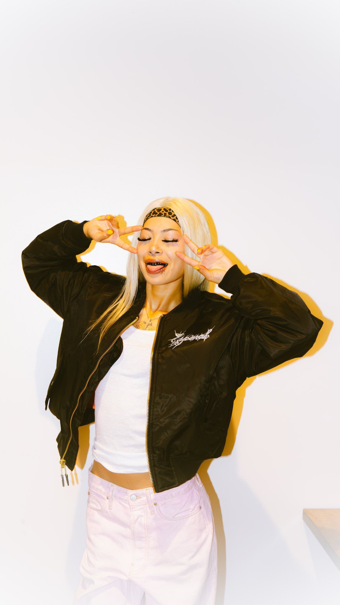 1152x2048 Molly Santana Wallpaper